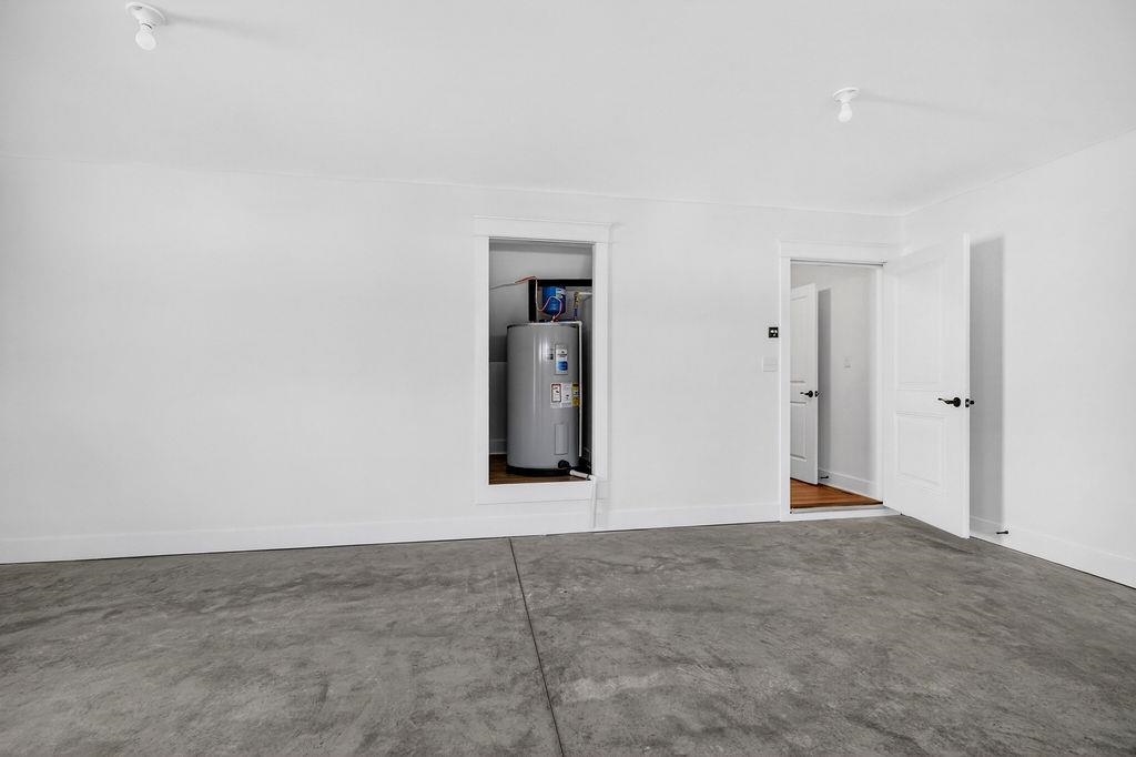 208 LINDBURGH DR