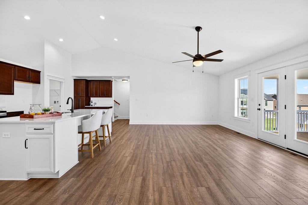 208 LINDBURGH DR