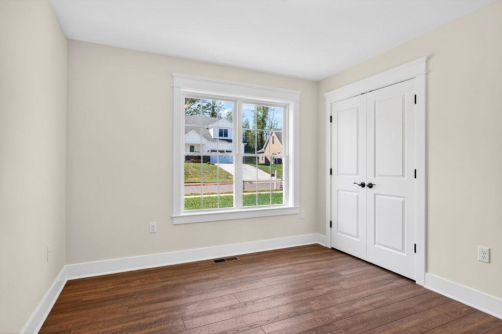 208 LINDBURGH DR