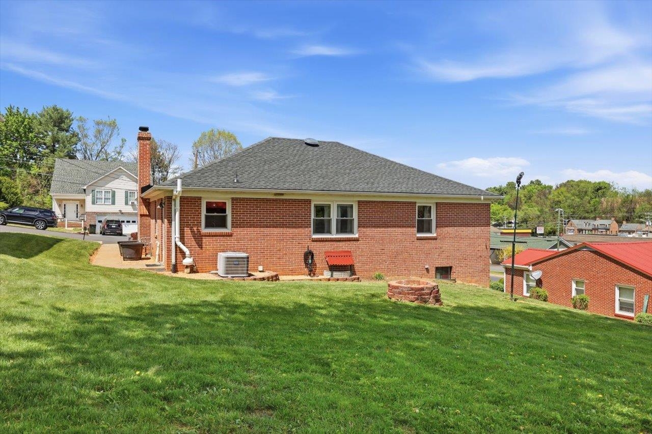 503 RITCHIE BLVD
