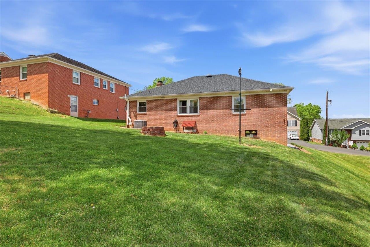 503 RITCHIE BLVD