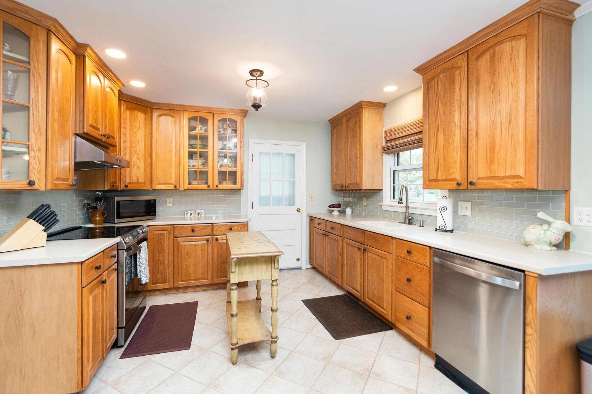 525 ROBIN ST