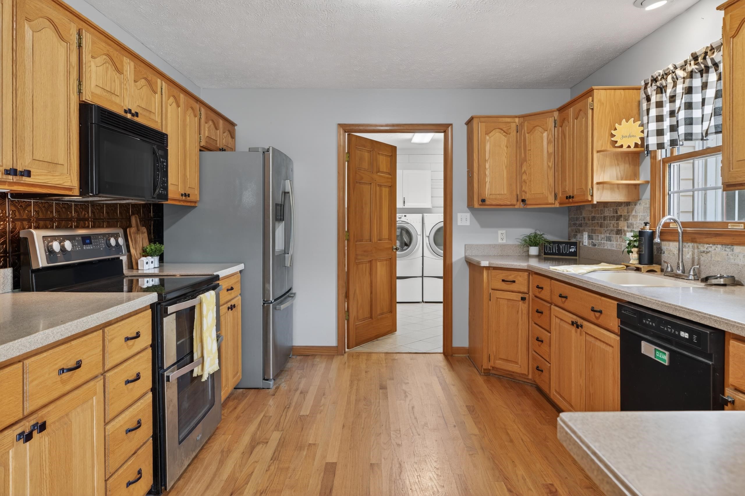 1582 HOWARDSVILLE TPKE