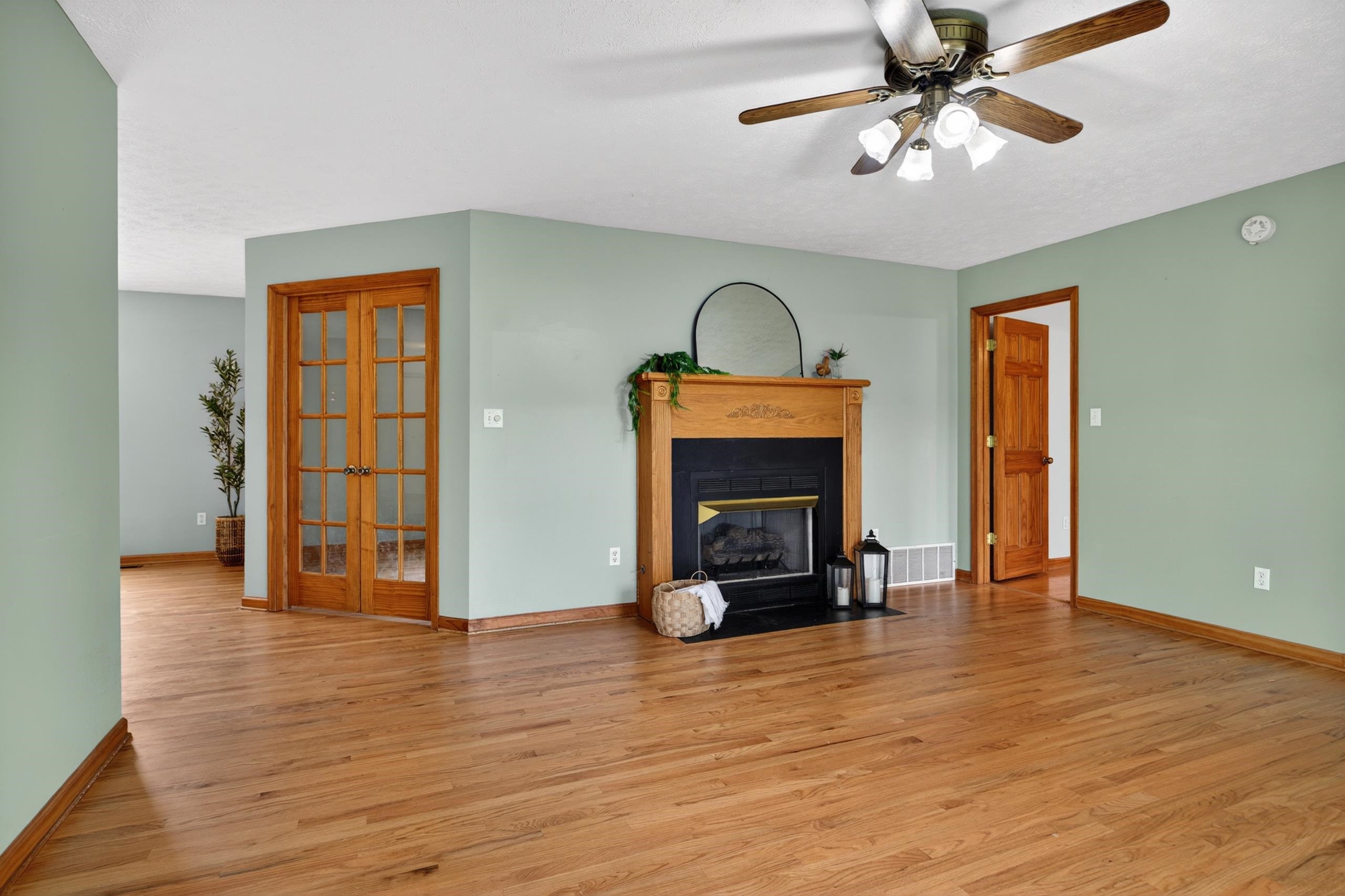 1582 HOWARDSVILLE TPKE