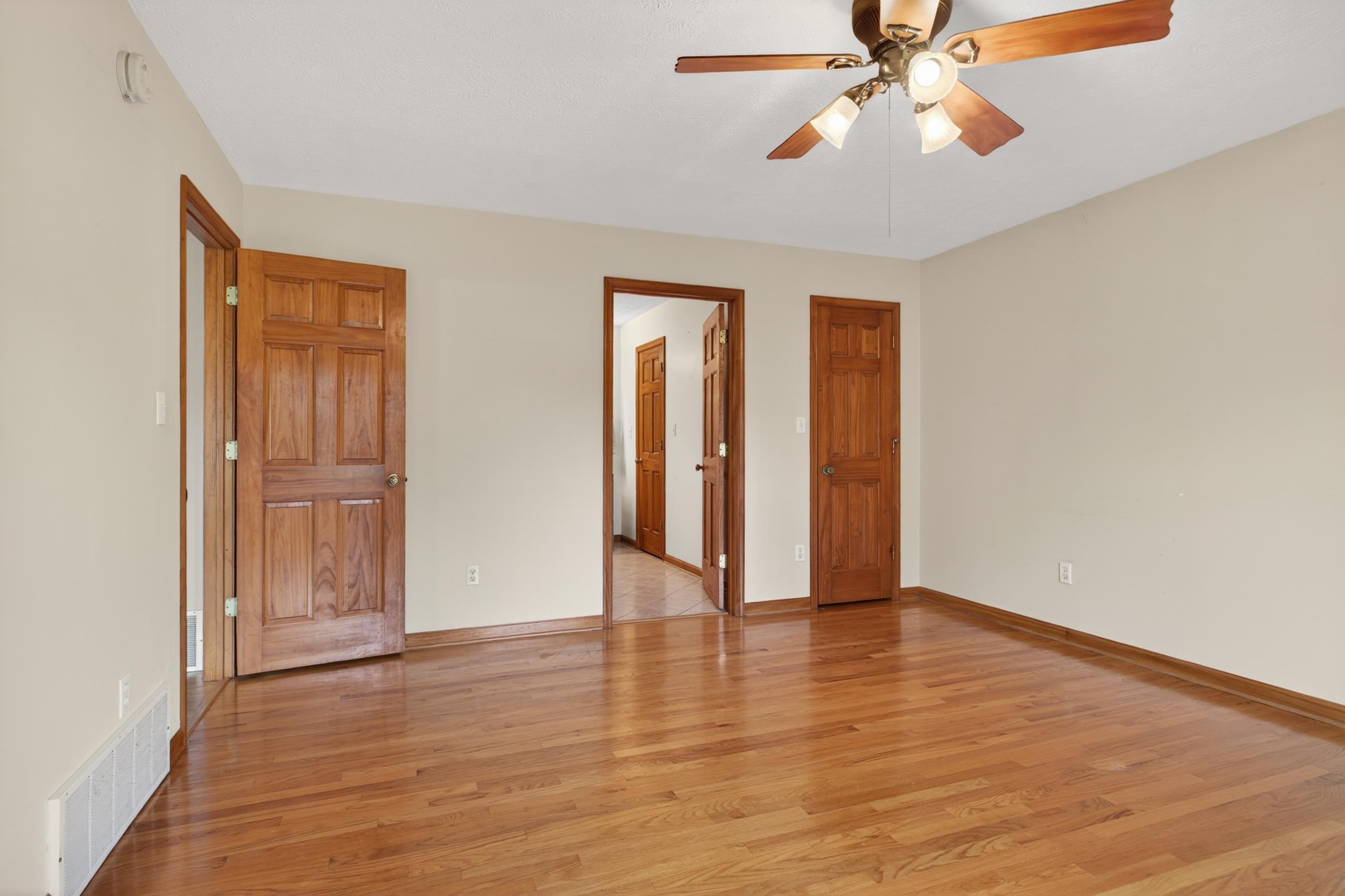 1582 HOWARDSVILLE TPKE