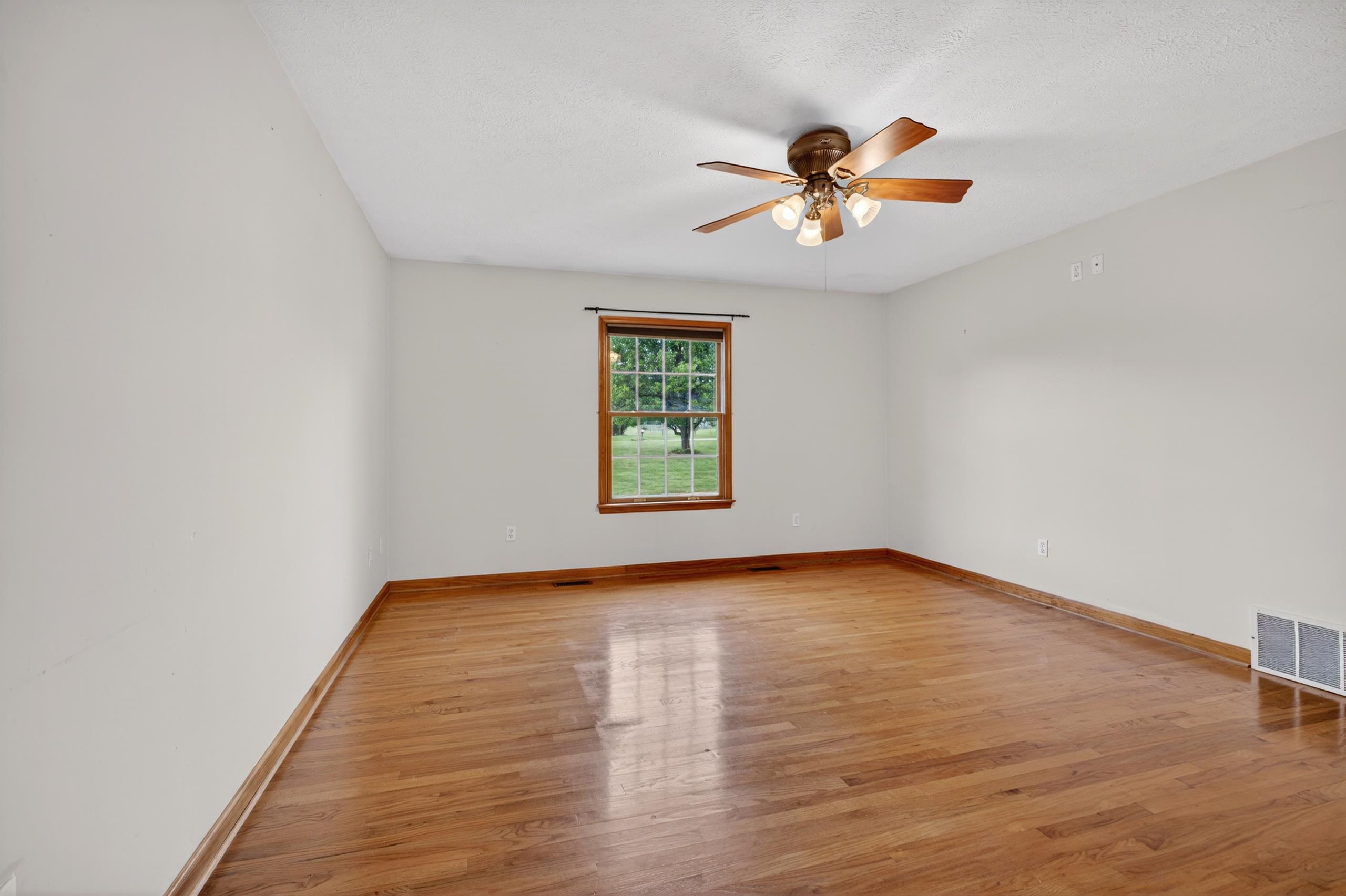 1582 HOWARDSVILLE TPKE