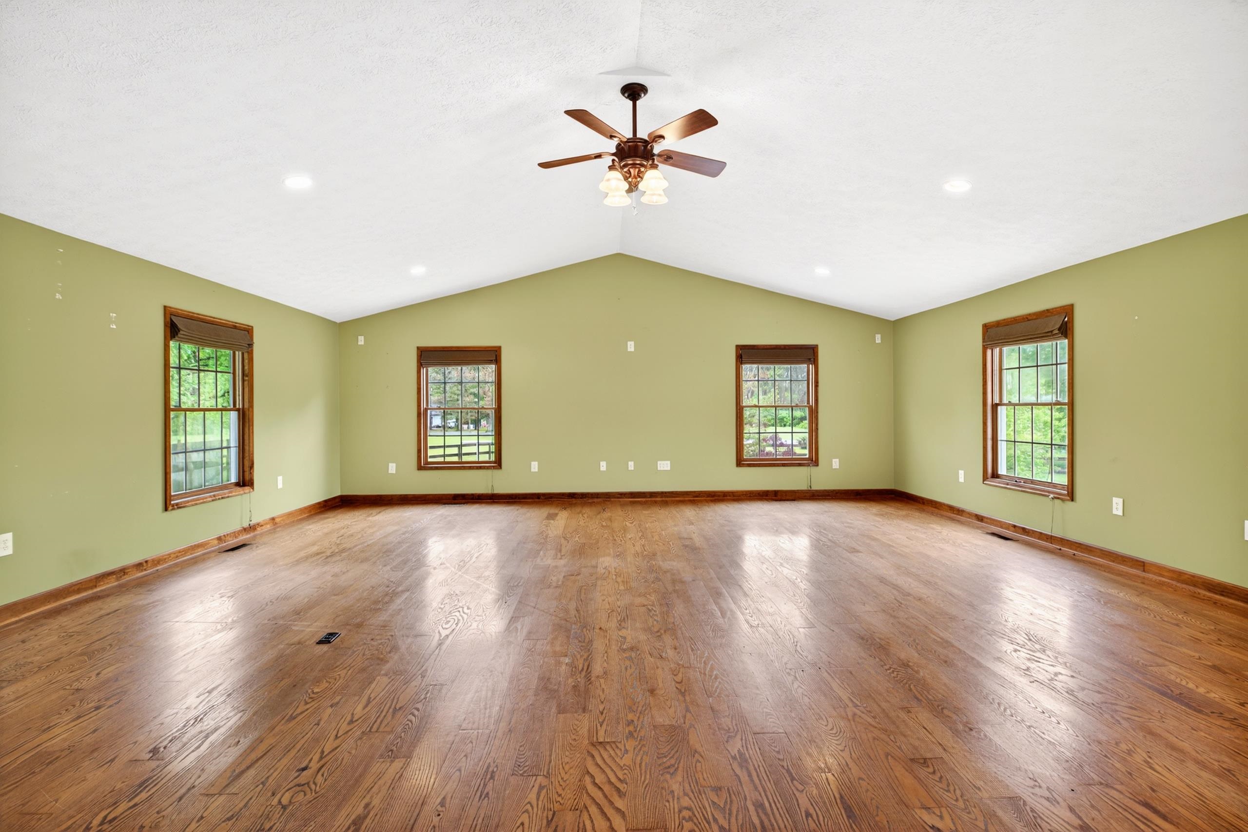 1582 HOWARDSVILLE TPKE