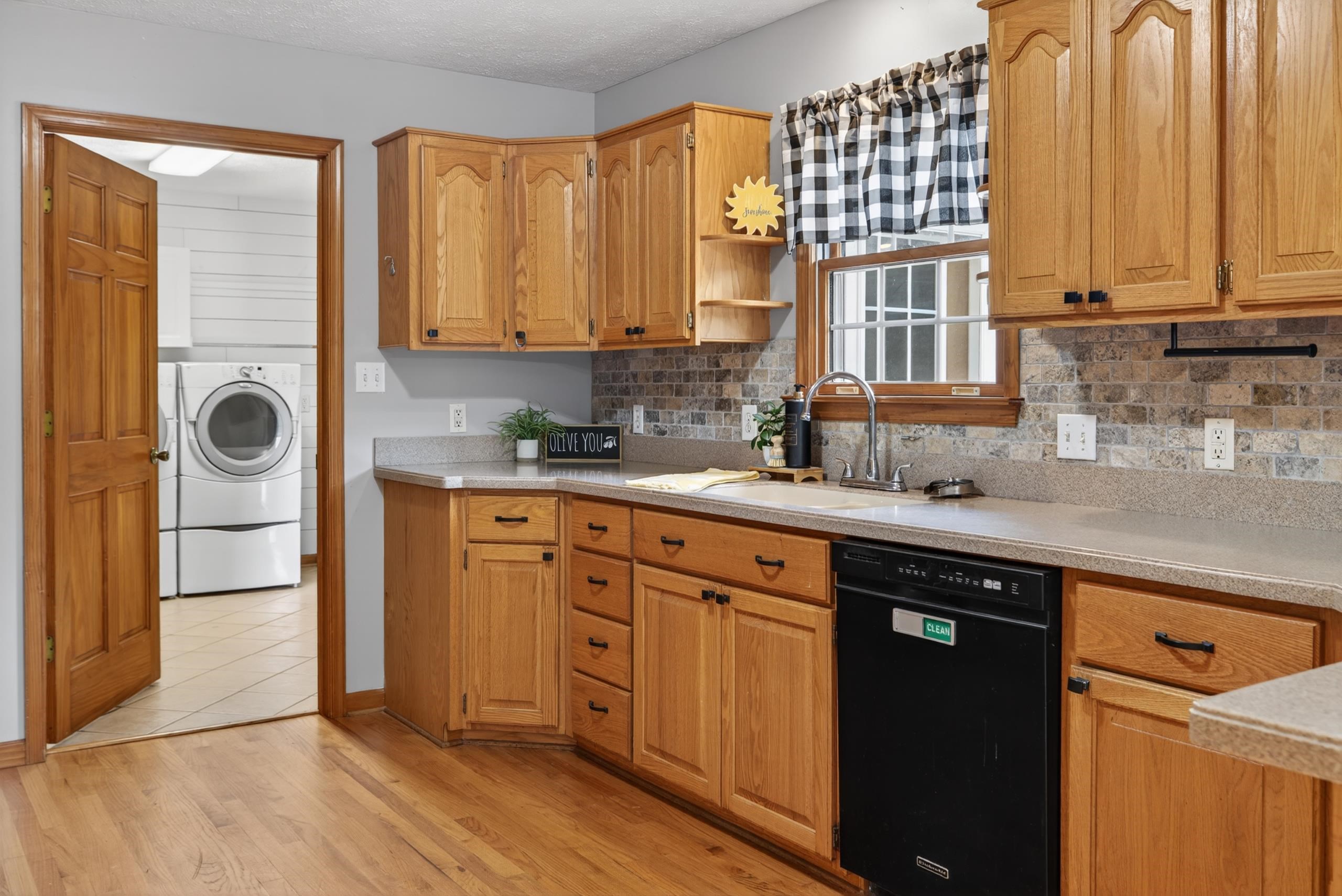 1582 HOWARDSVILLE TPKE