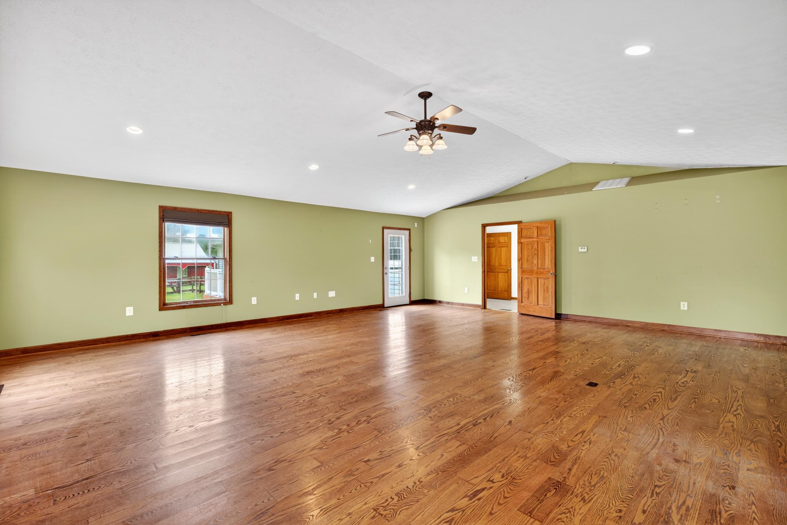 1582 HOWARDSVILLE TPKE