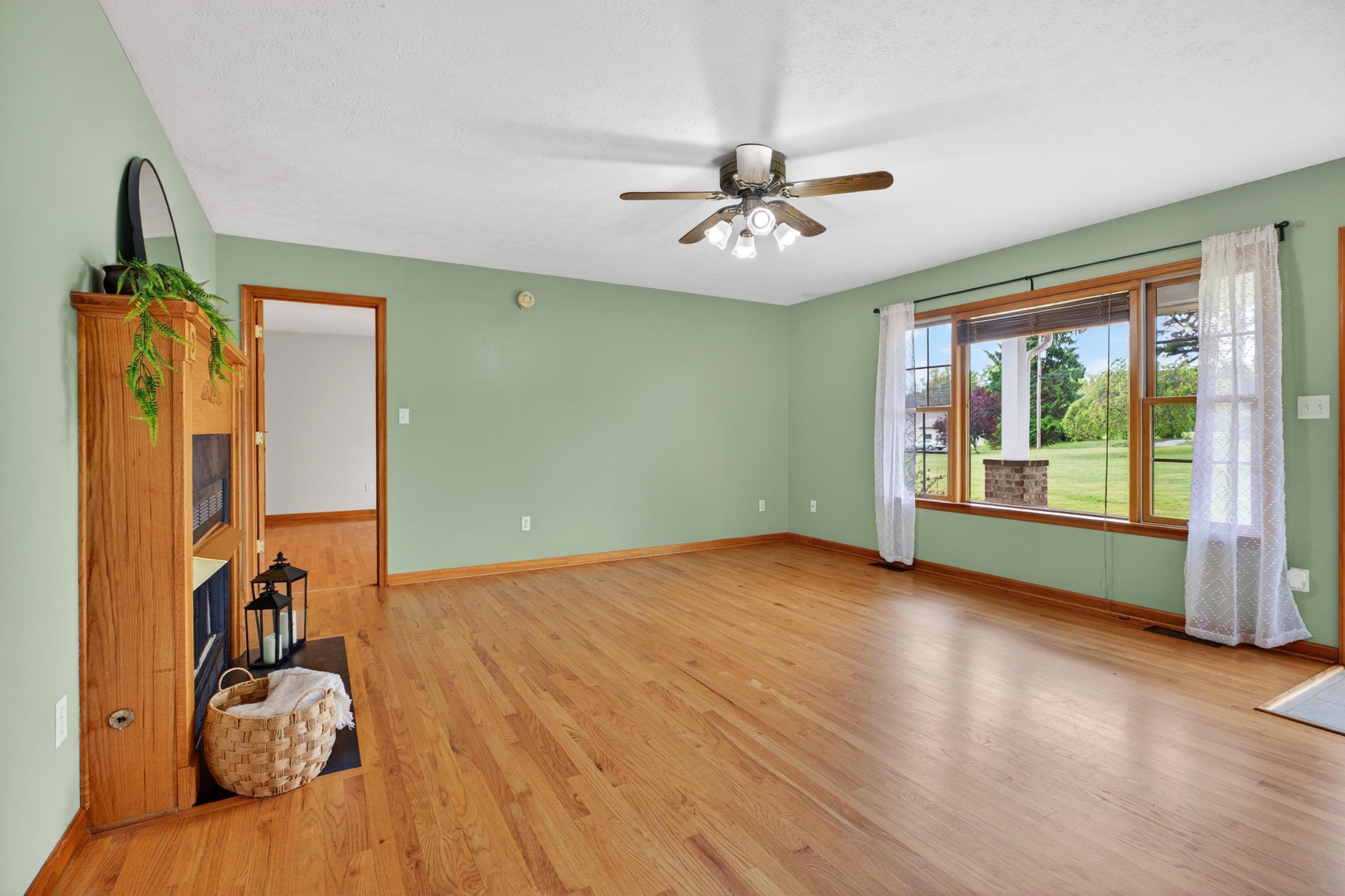 1582 HOWARDSVILLE TPKE