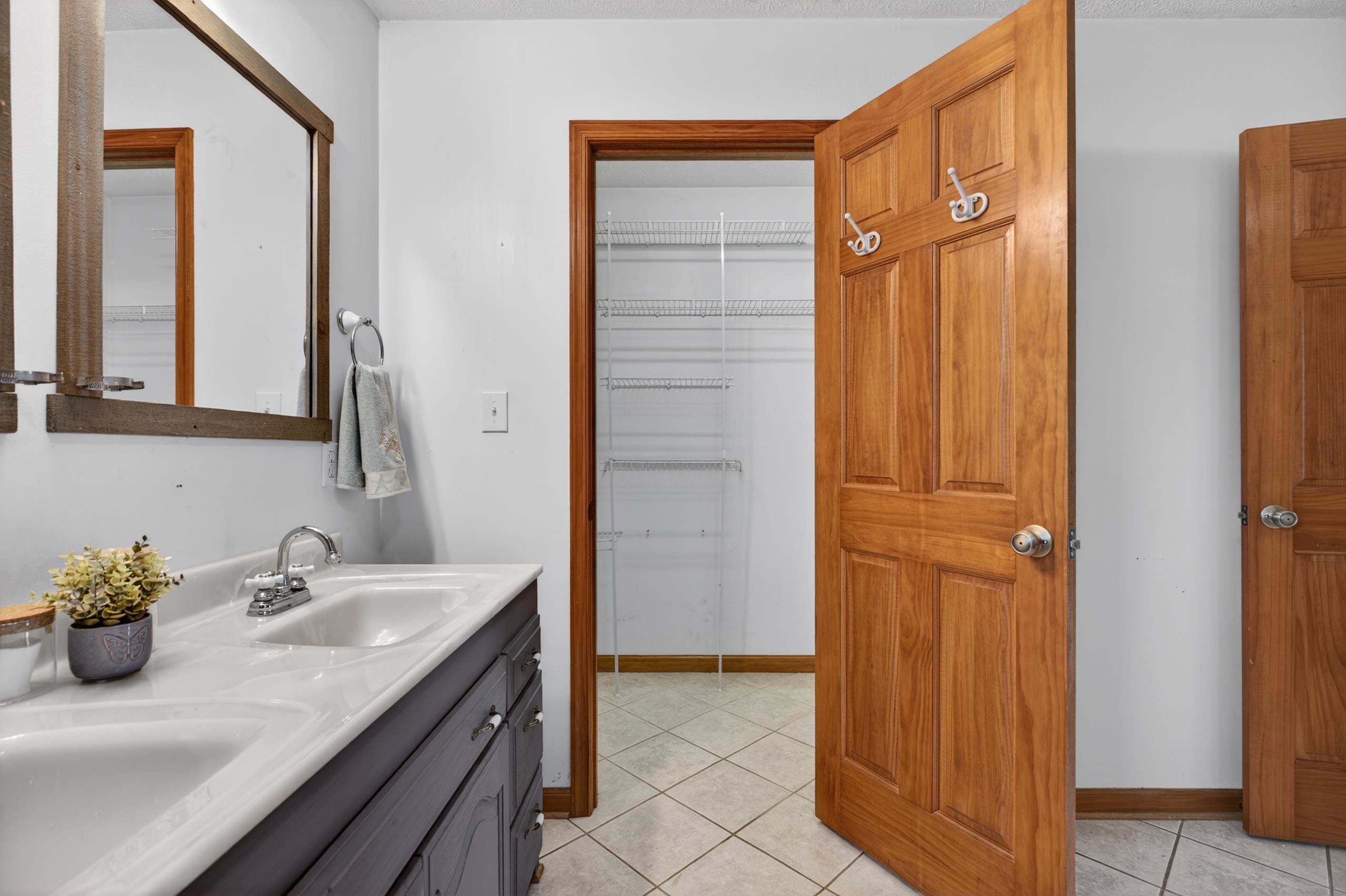 1582 HOWARDSVILLE TPKE