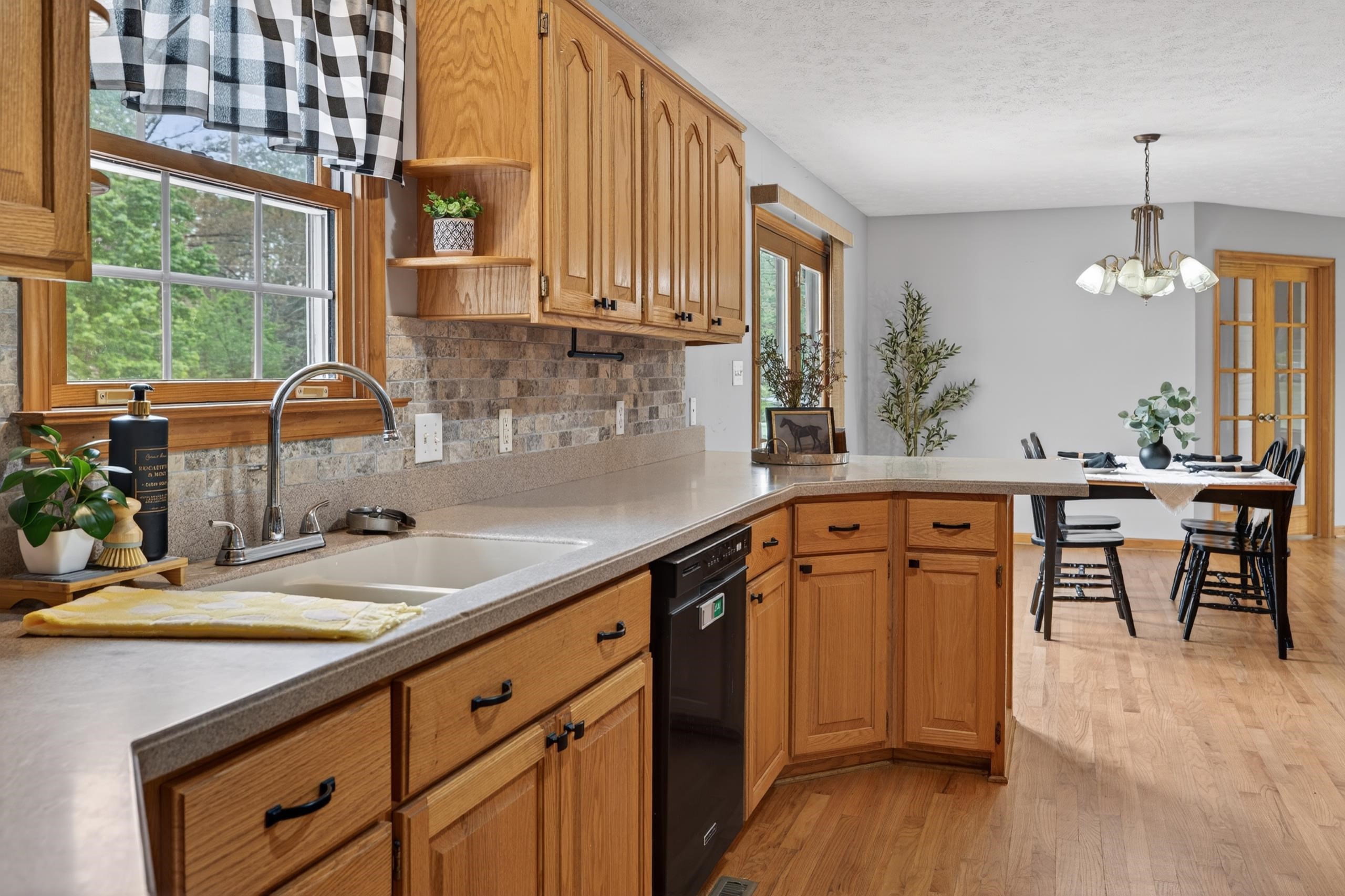 1582 HOWARDSVILLE TPKE