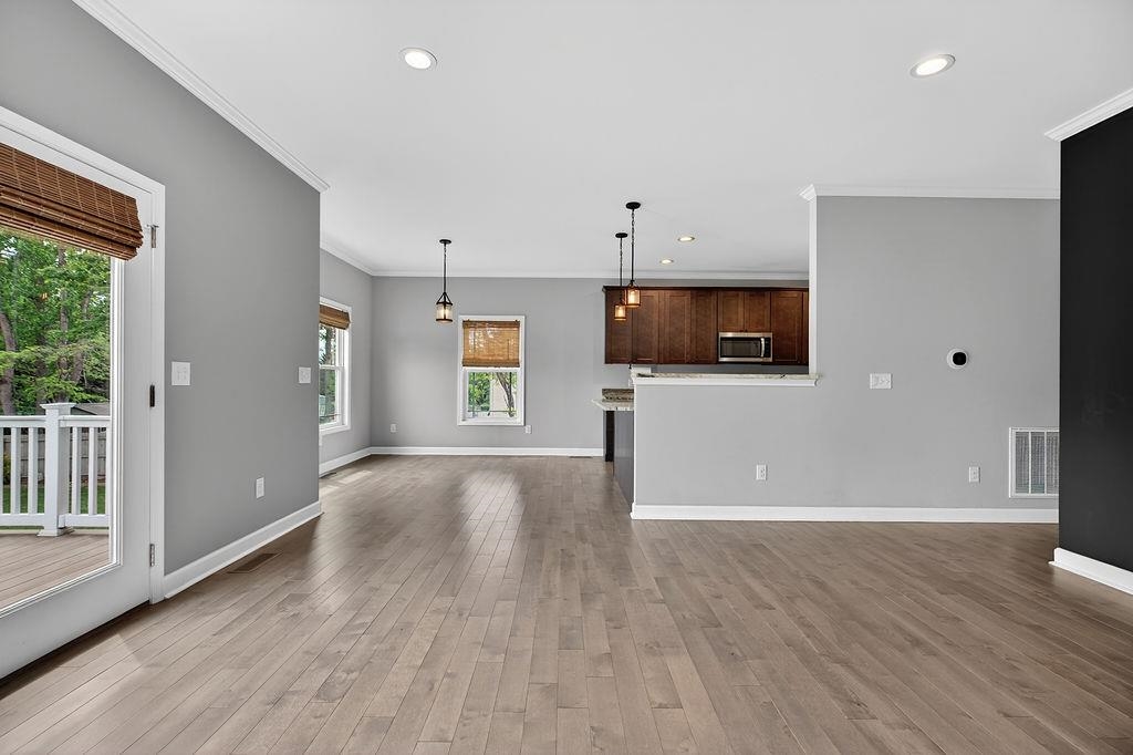 190 MONTGOMERY RD