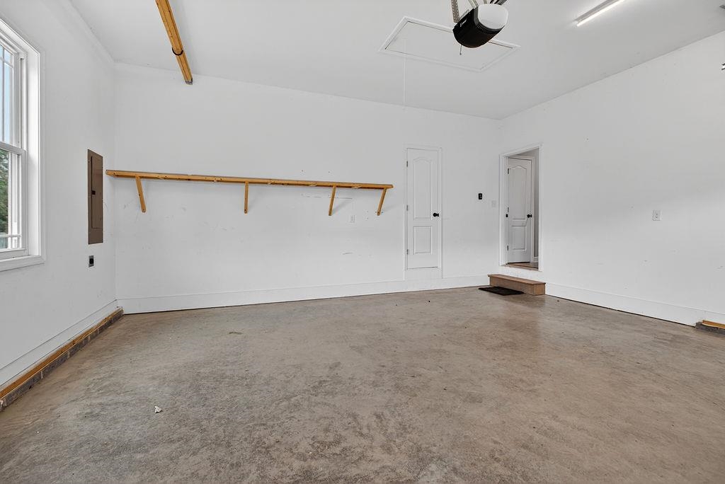 190 MONTGOMERY RD
