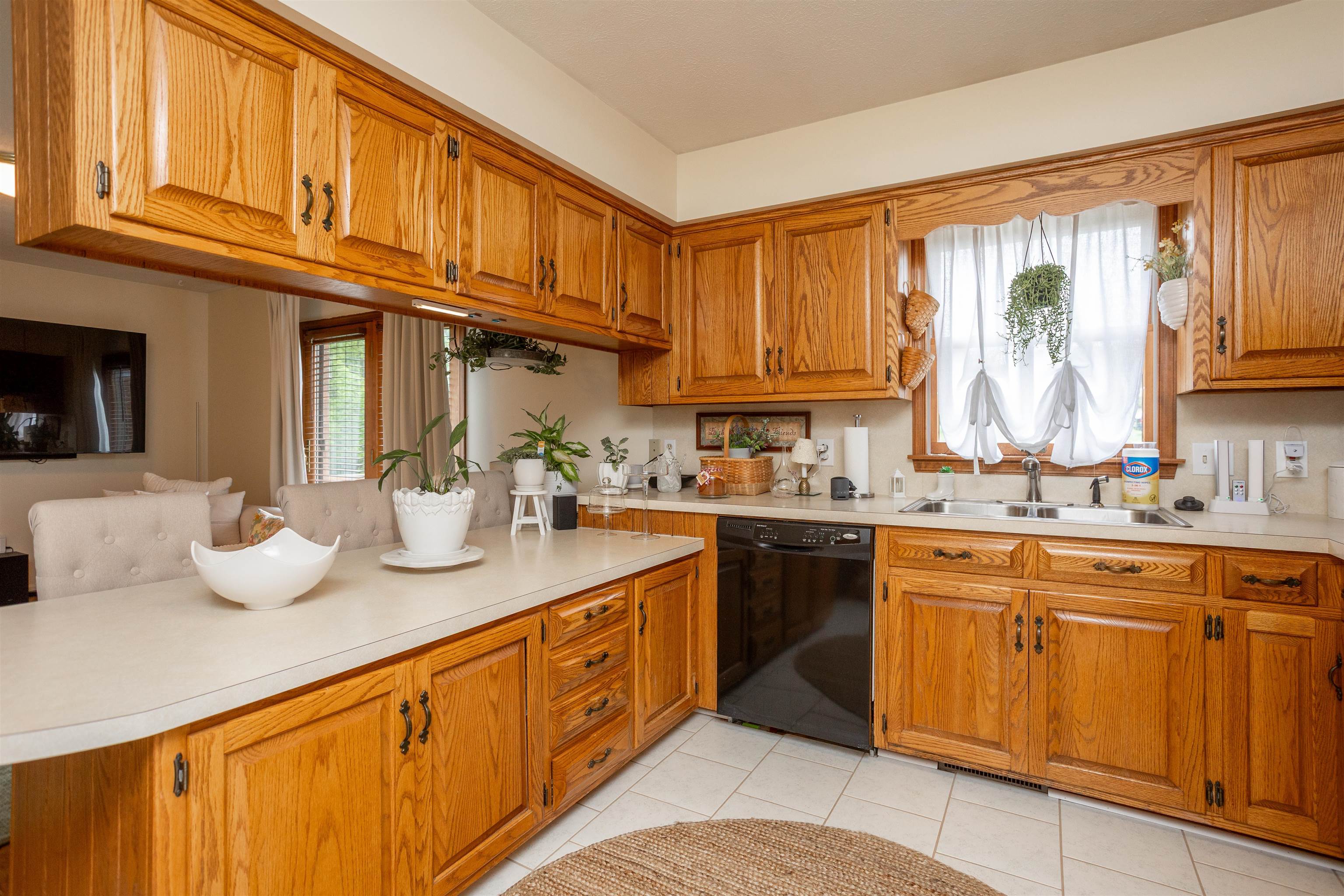 11 MEADOWBROOK DR