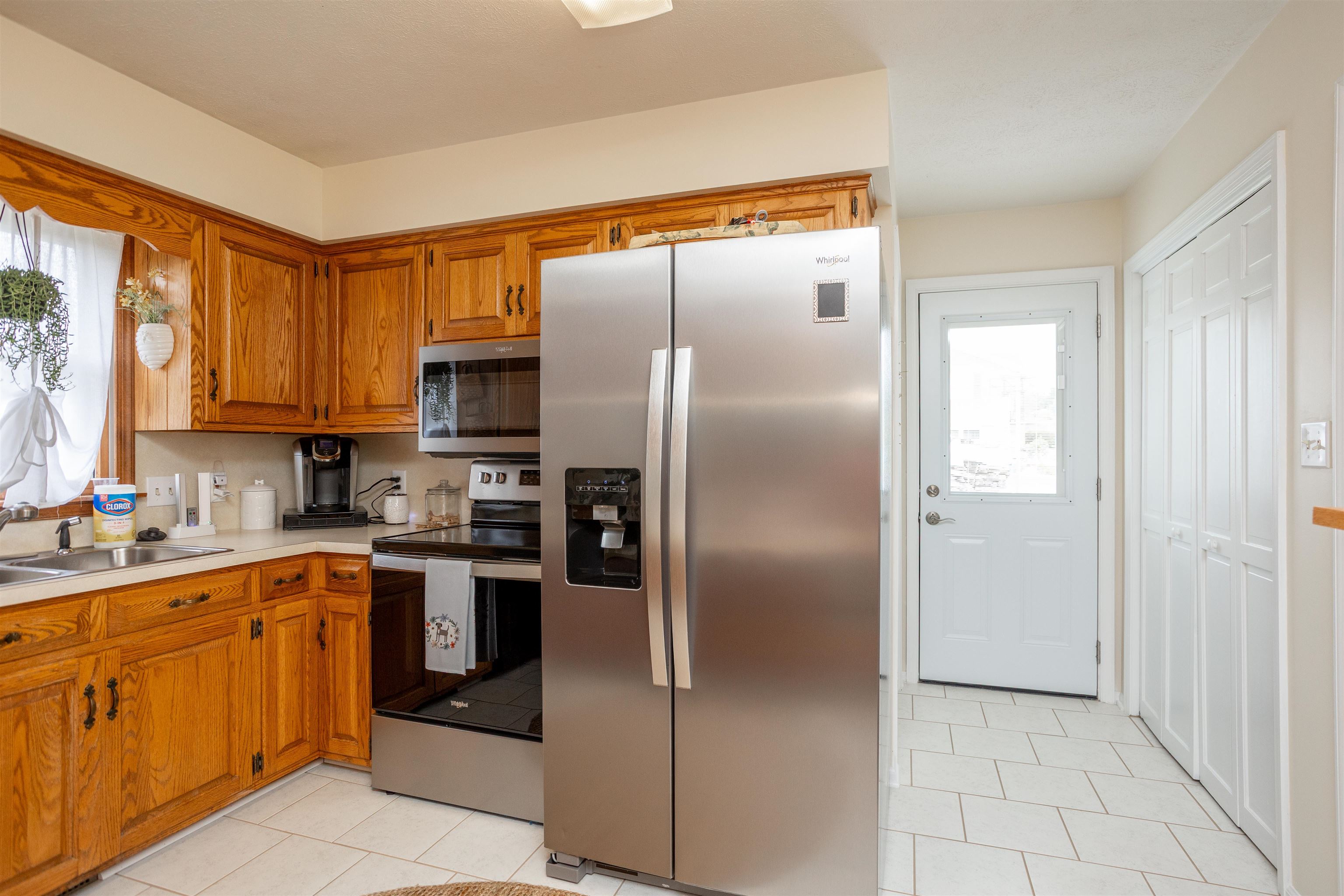 11 MEADOWBROOK DR
