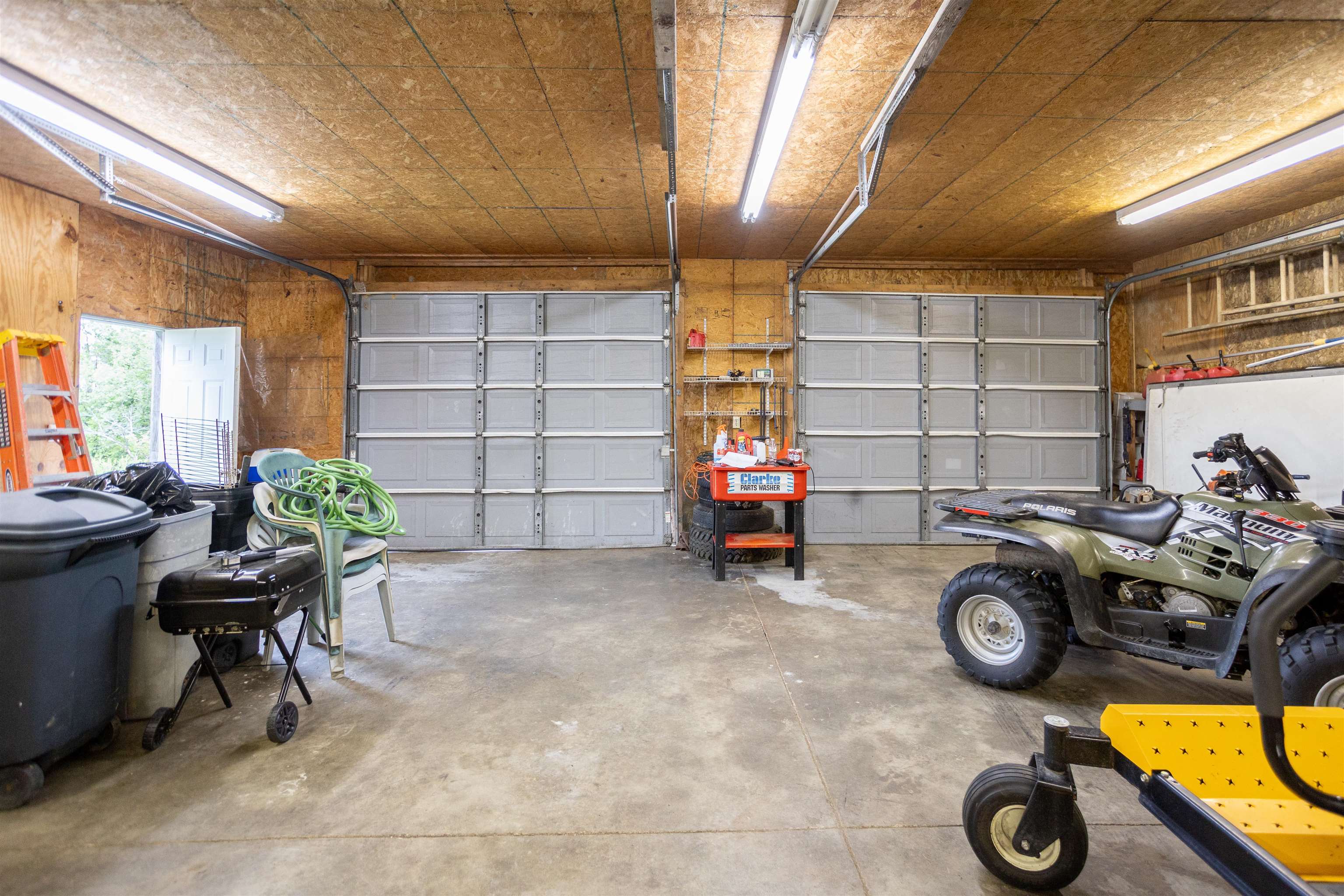 11 MEADOWBROOK DR