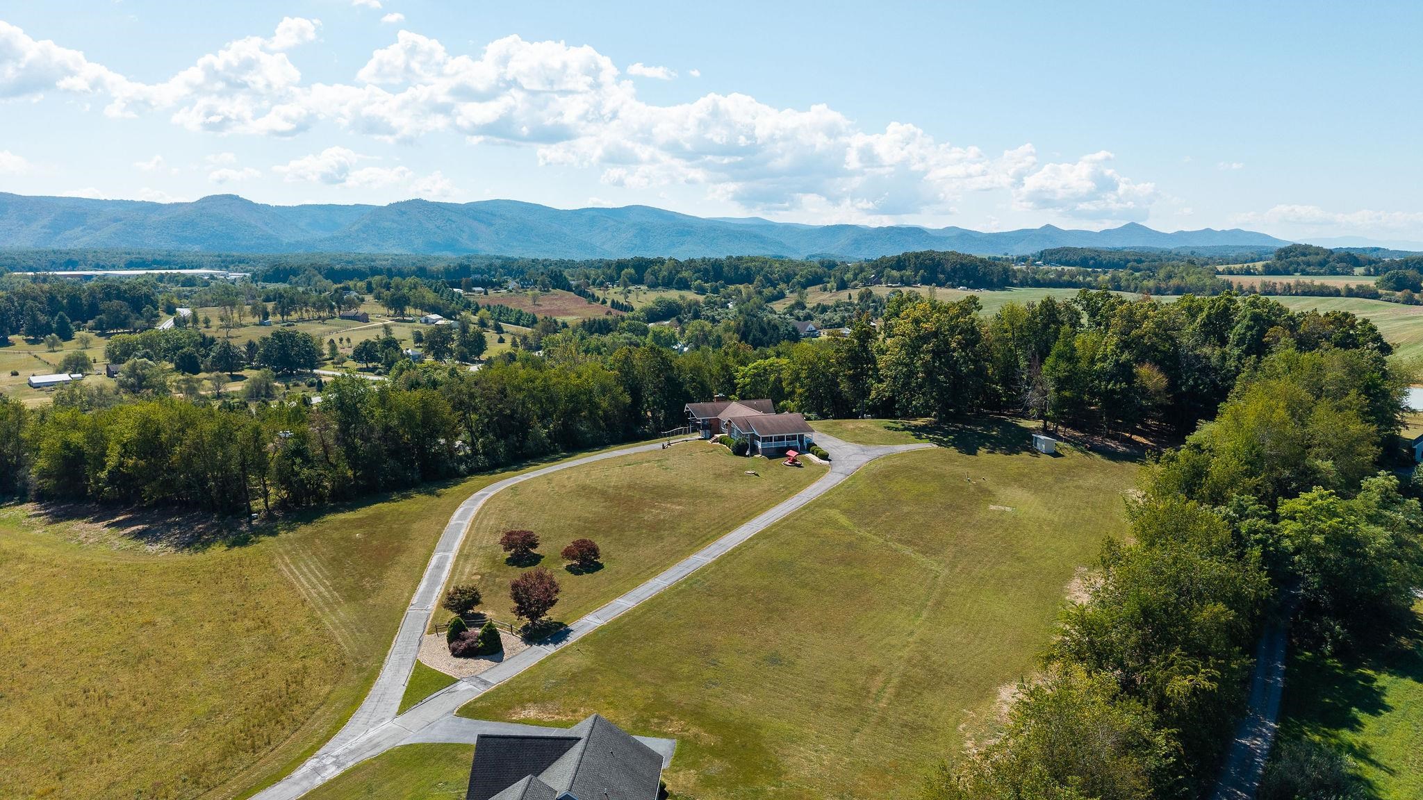 5323 LEE JACKSON HWY