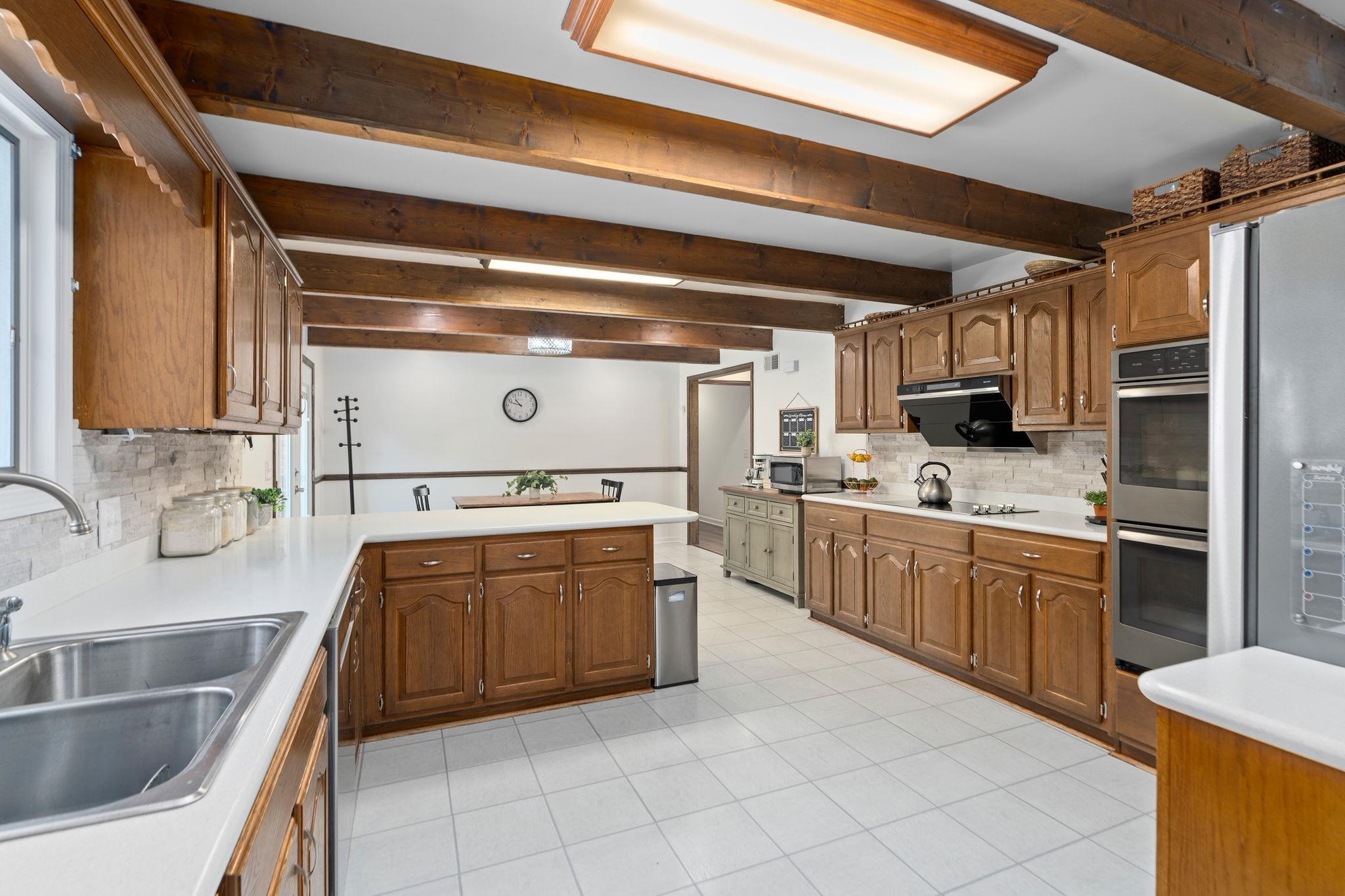 5323 LEE JACKSON HWY