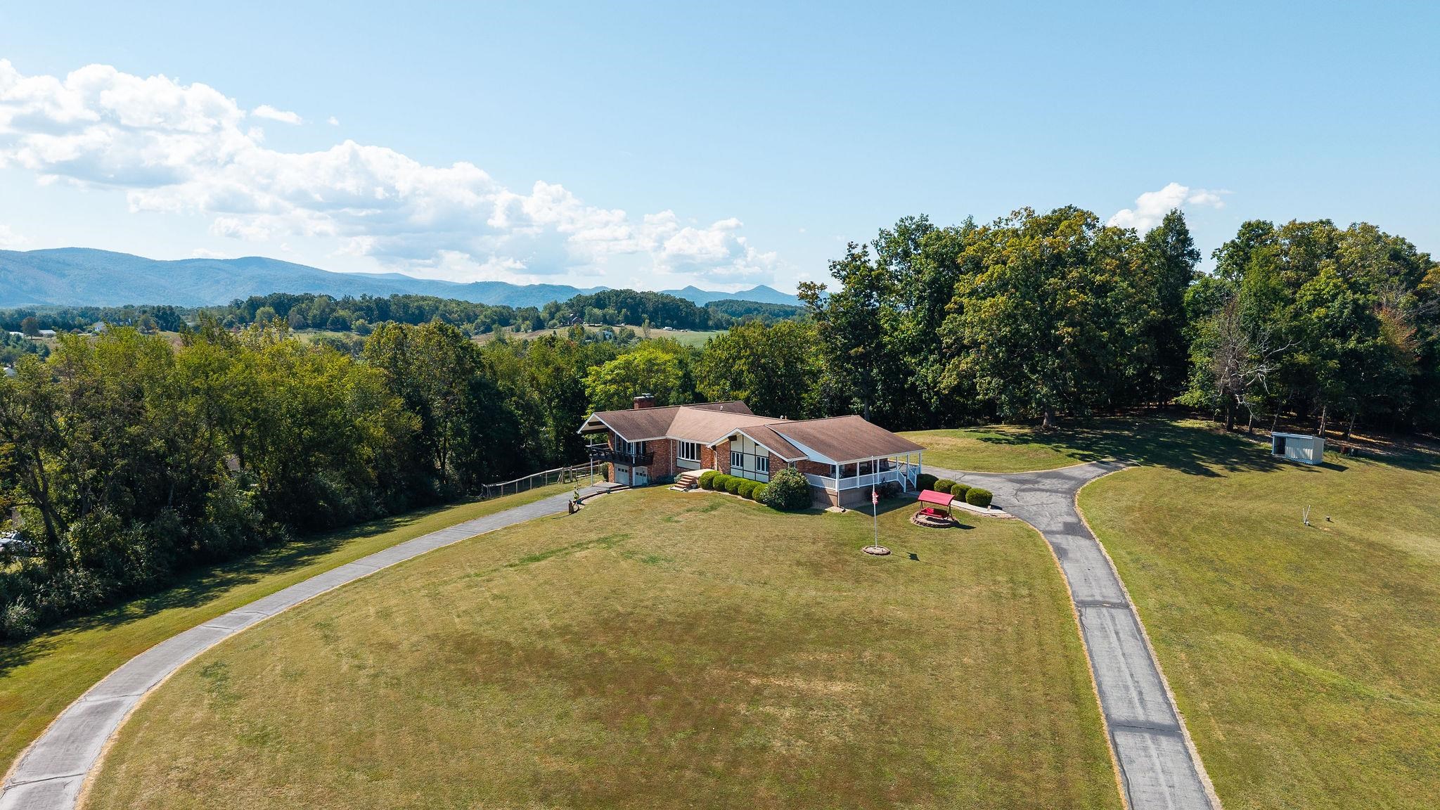 5323 LEE JACKSON HWY