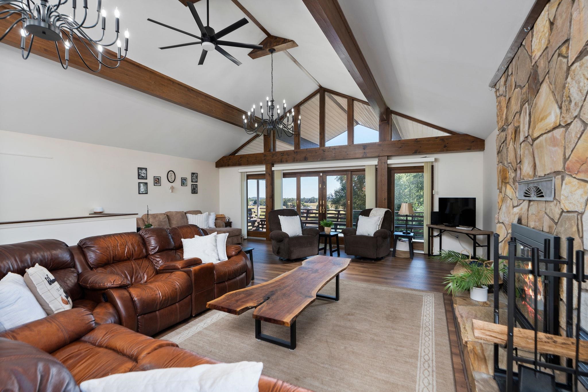 5323 LEE JACKSON HWY
