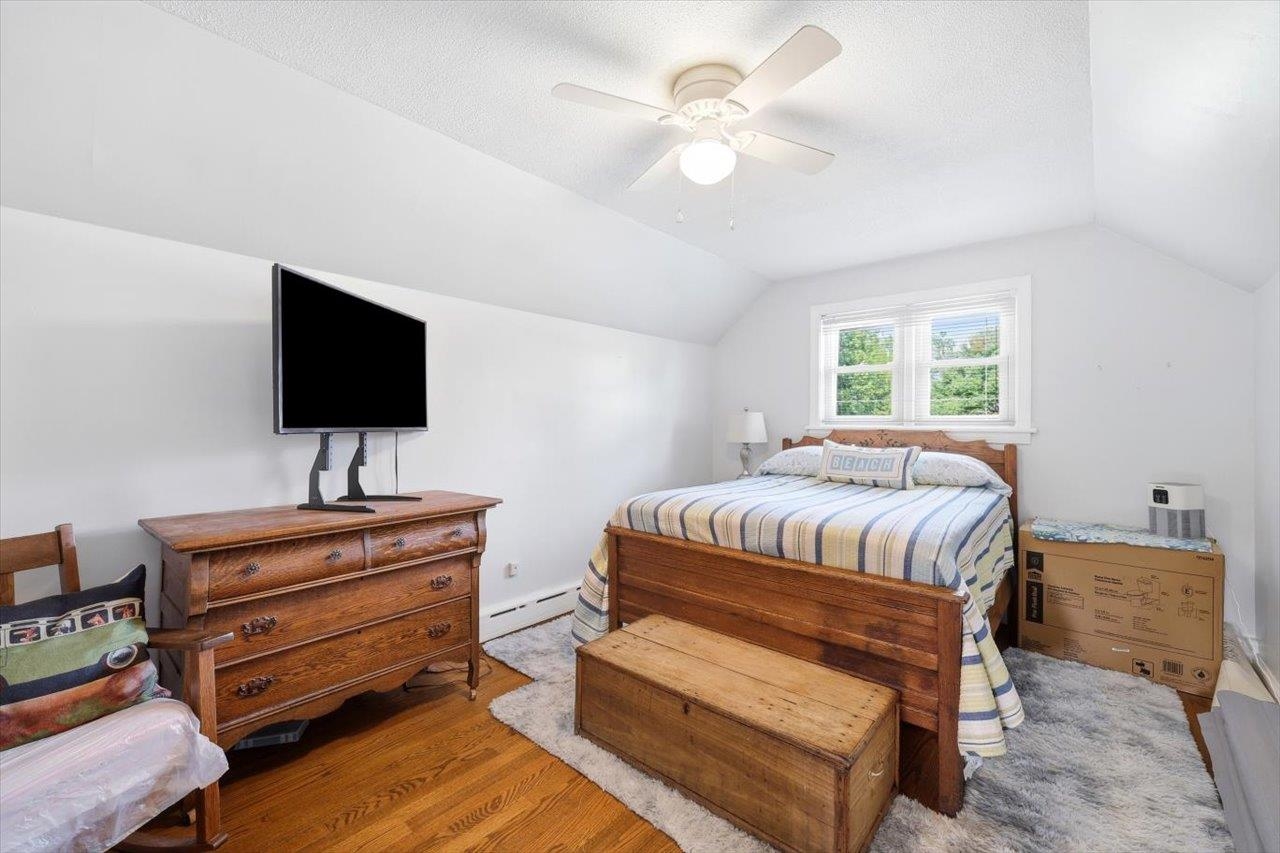 1030 WOODROW AVE
