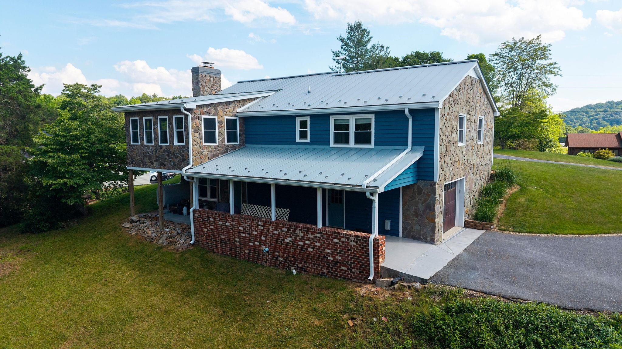 126 RIVER RIDGE RD
