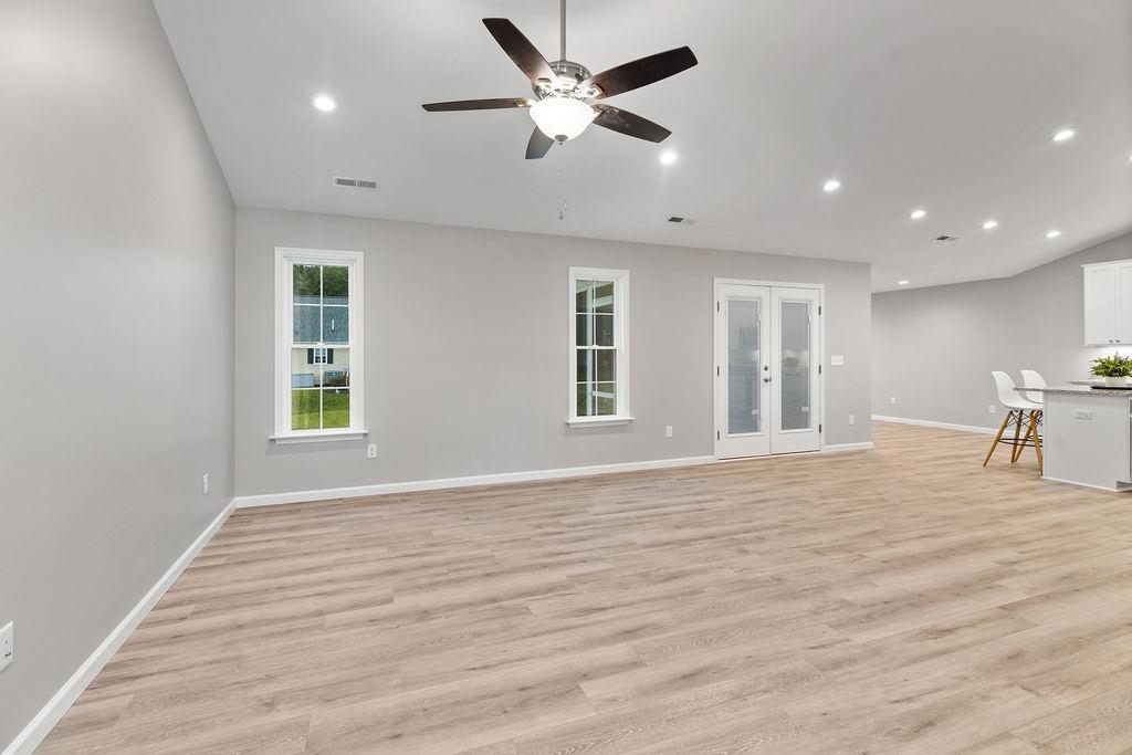 5 RIVER OAK DR