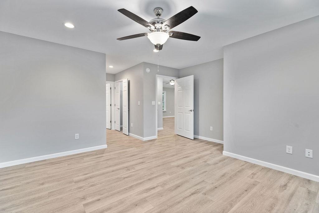 5 RIVER OAK DR