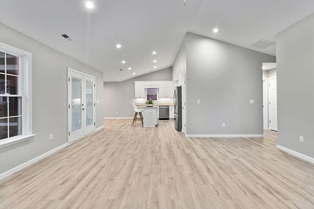 5 RIVER OAK DR