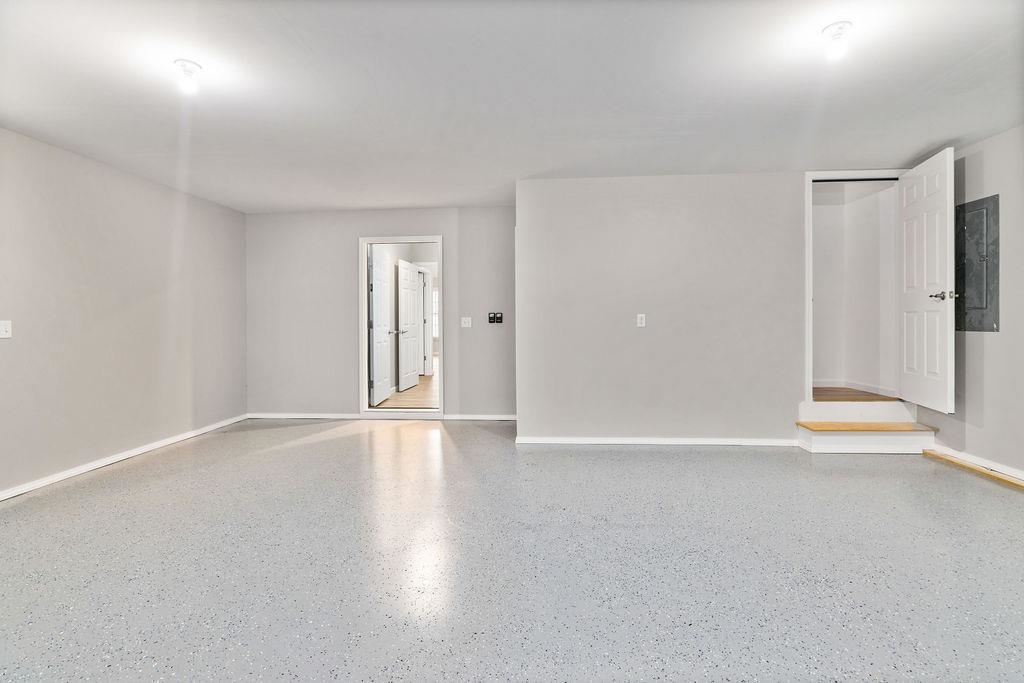 5 RIVER OAK DR