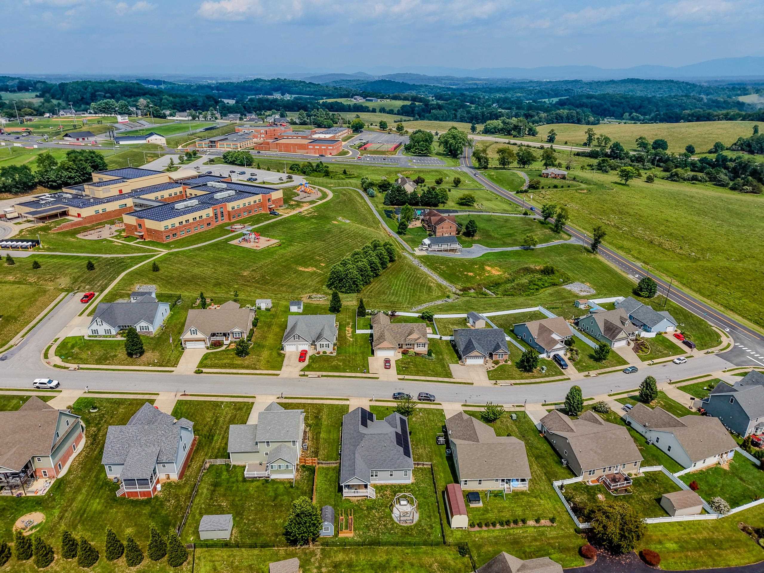36 HULL HILLS LN