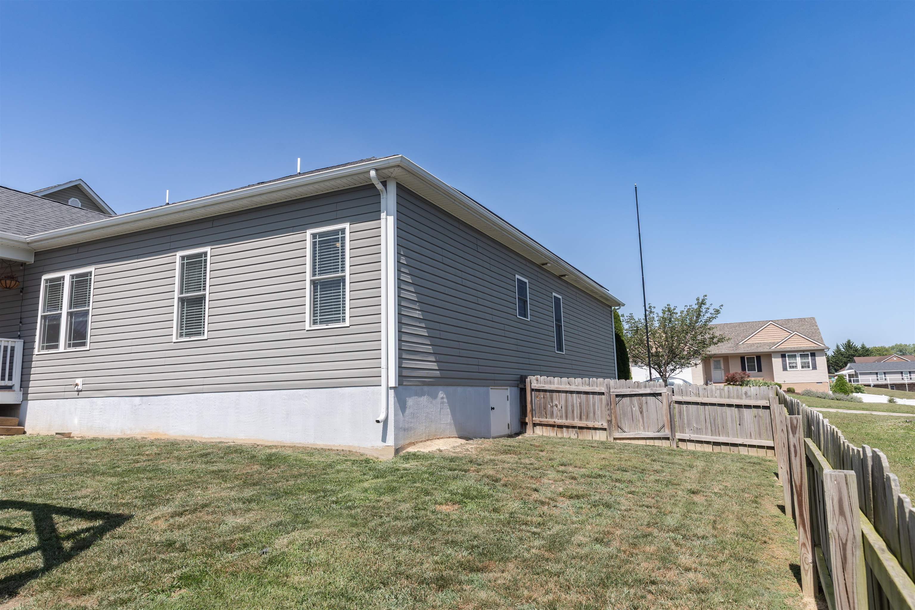 36 HULL HILLS LN