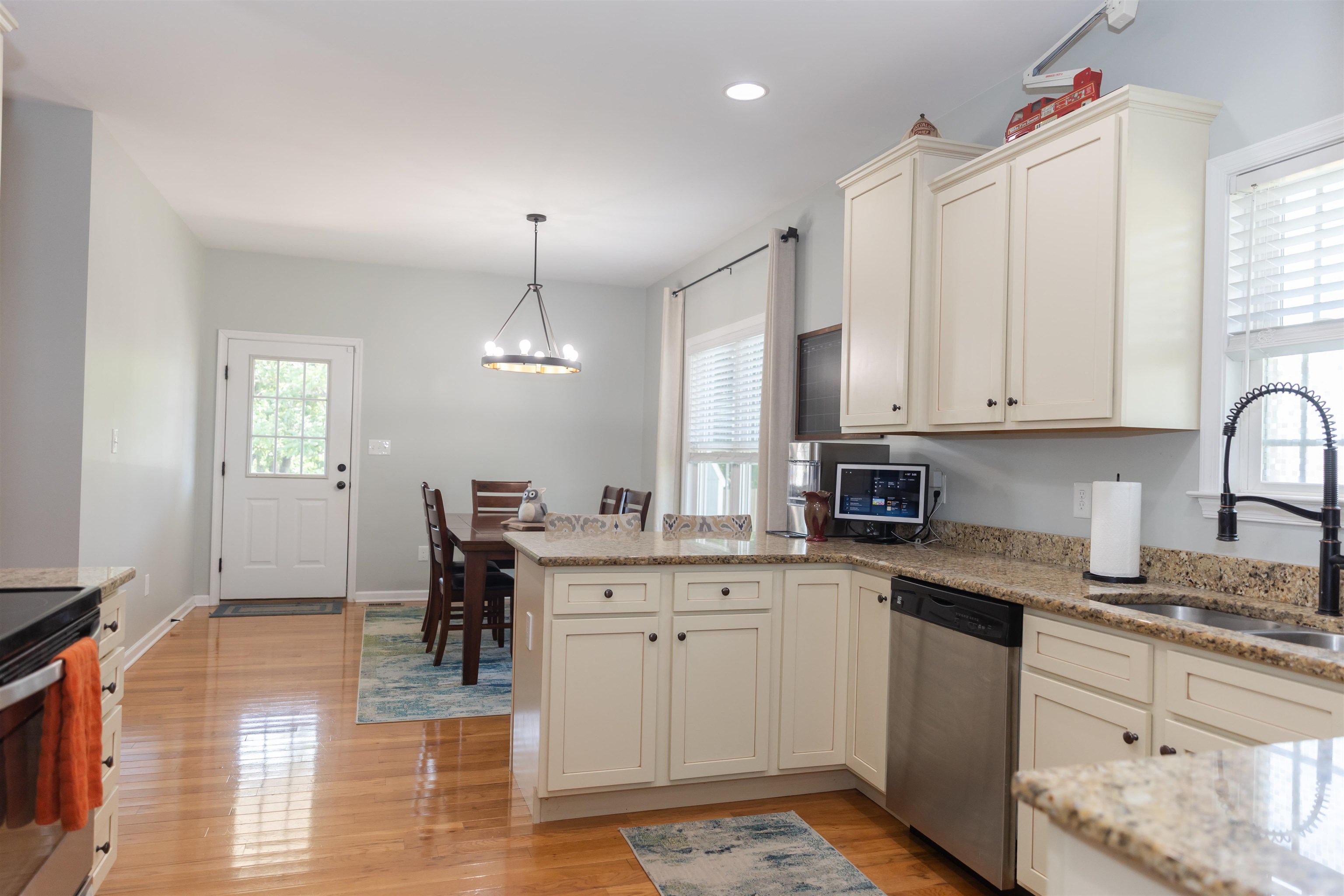 36 HULL HILLS LN