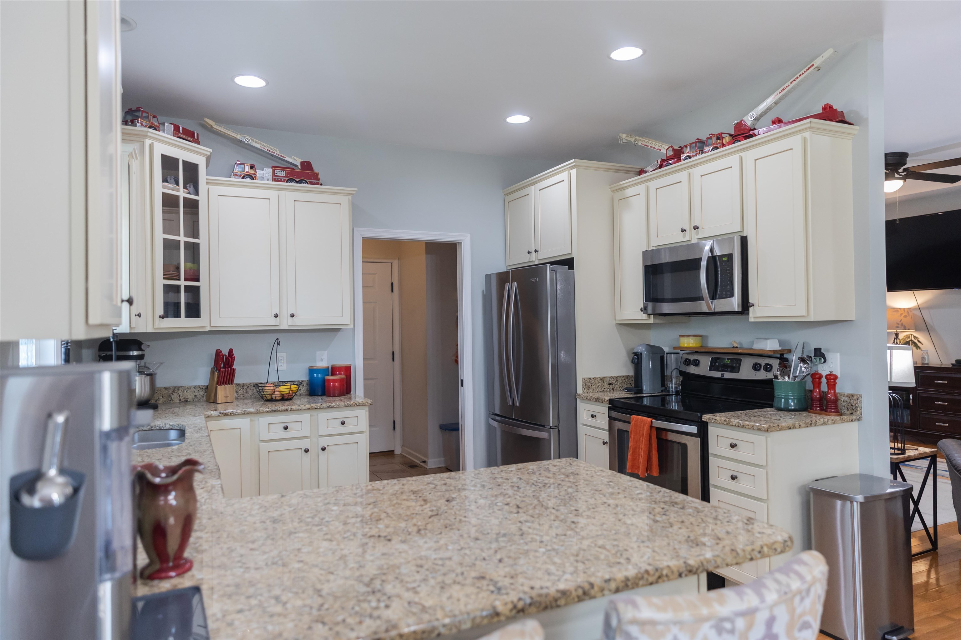 36 HULL HILLS LN