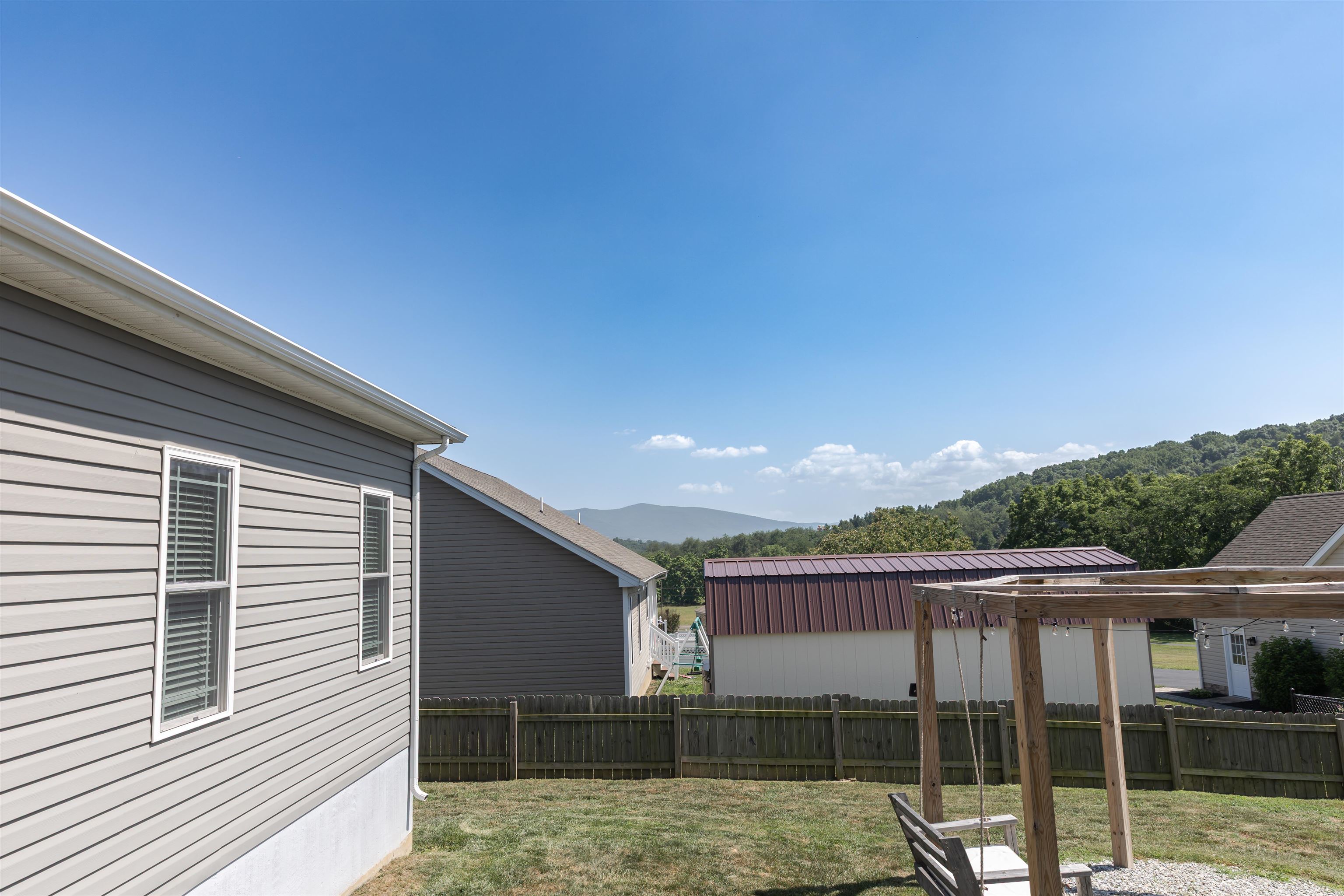 36 HULL HILLS LN