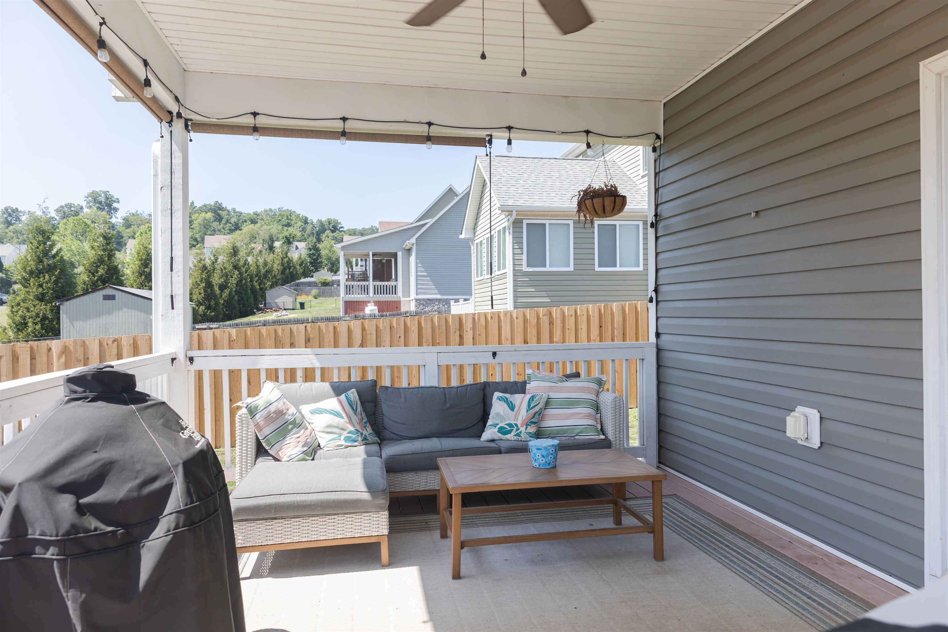 36 HULL HILLS LN