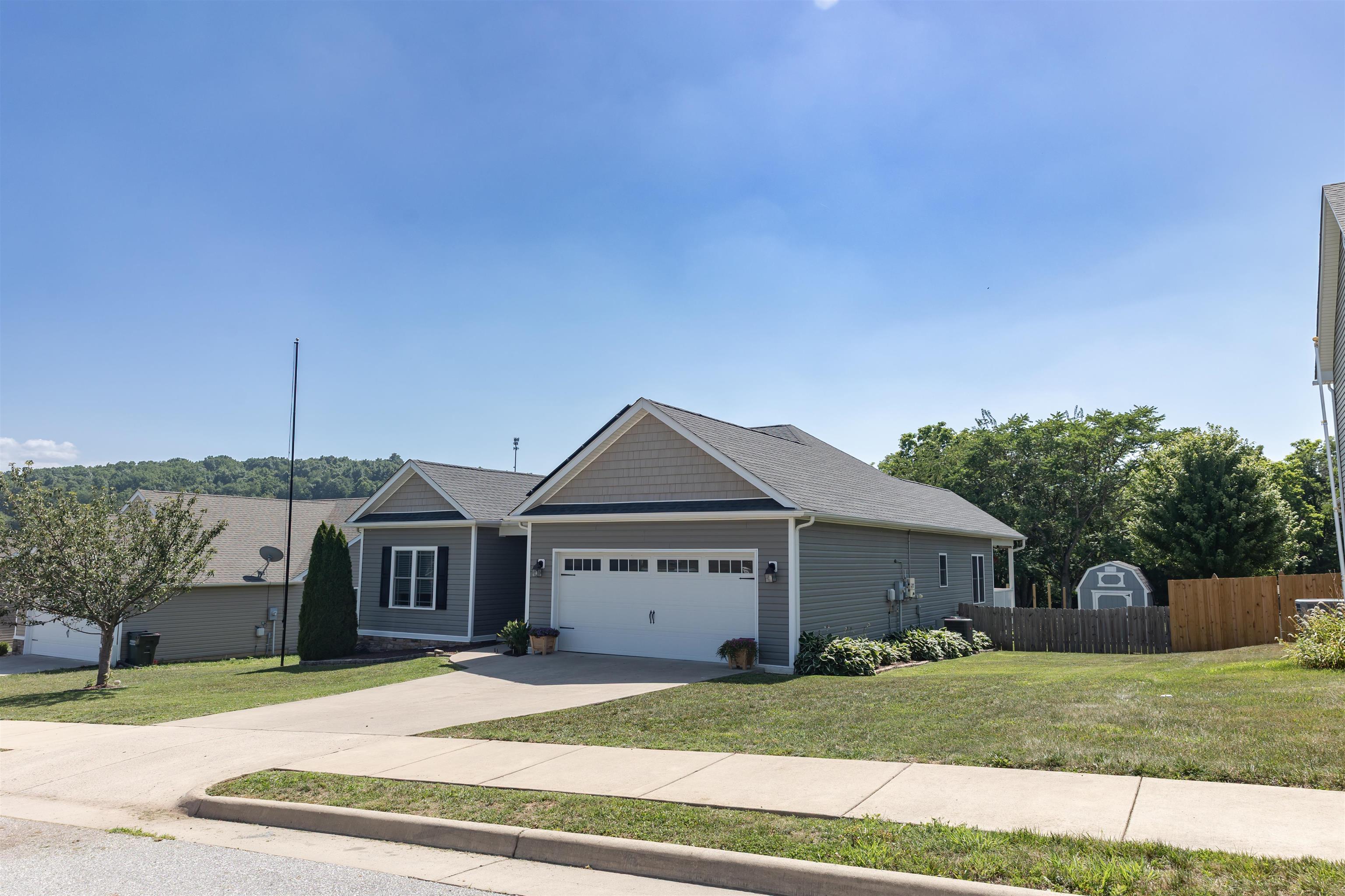 36 HULL HILLS LN