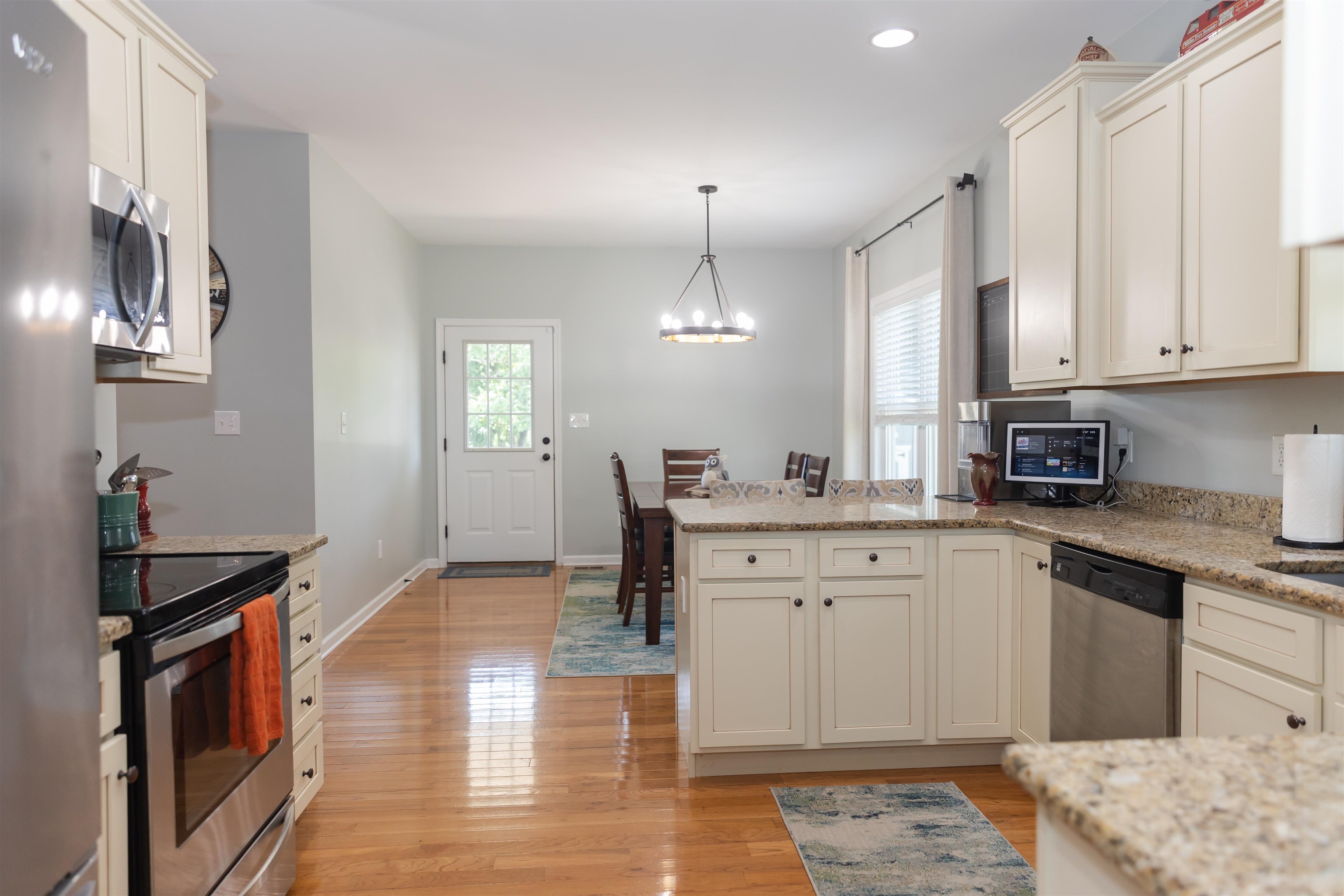 36 HULL HILLS LN