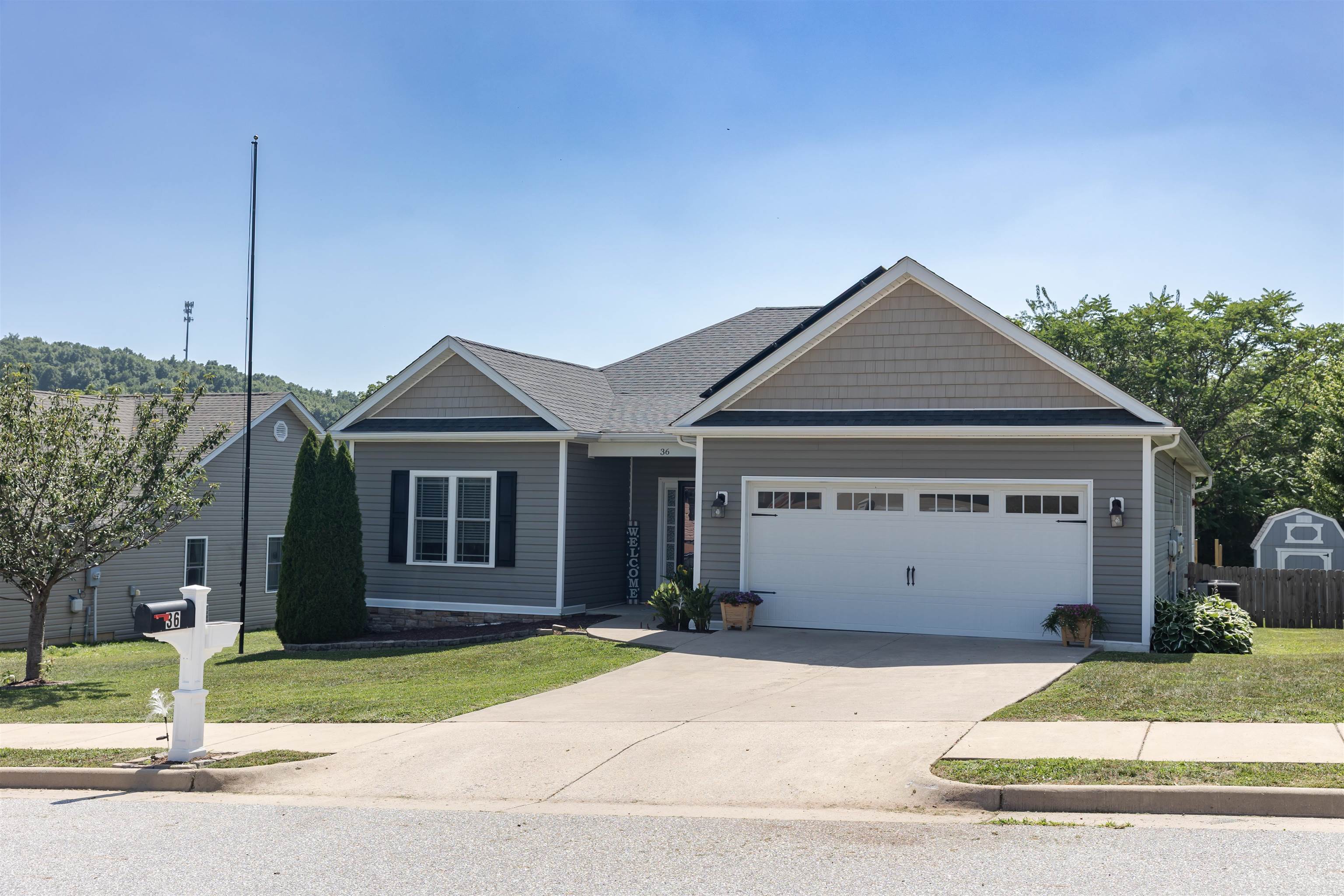 36 HULL HILLS LN