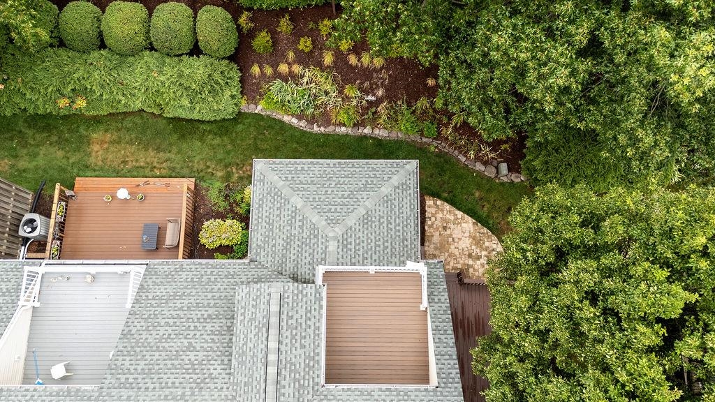 21 HICKORY NUT LN