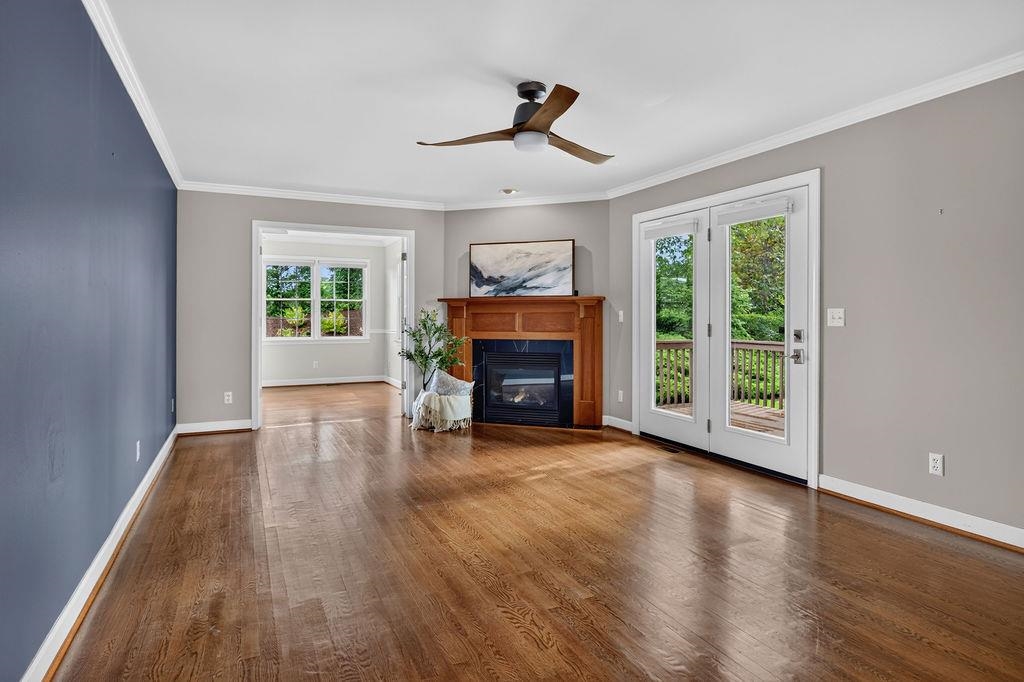 21 HICKORY NUT LN