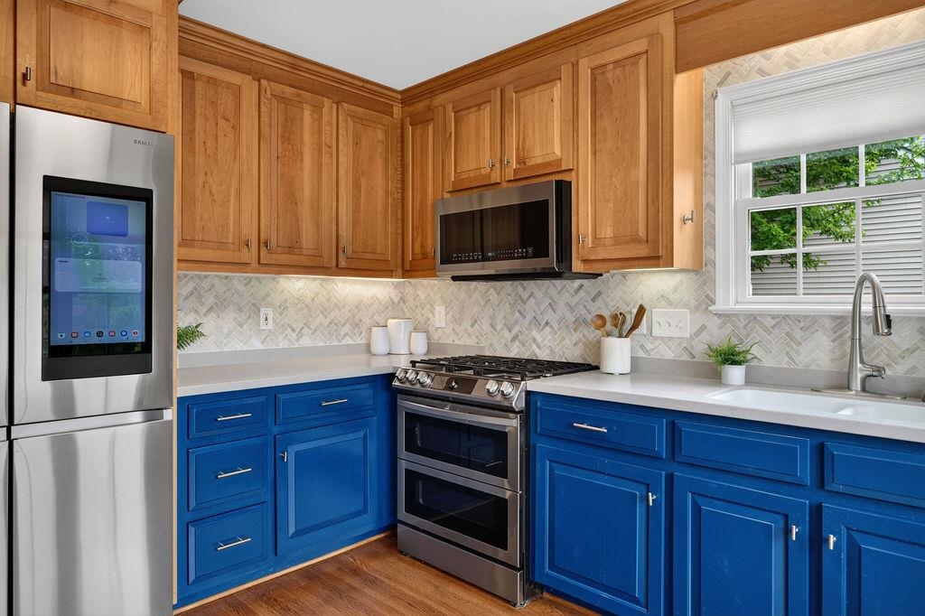 21 HICKORY NUT LN