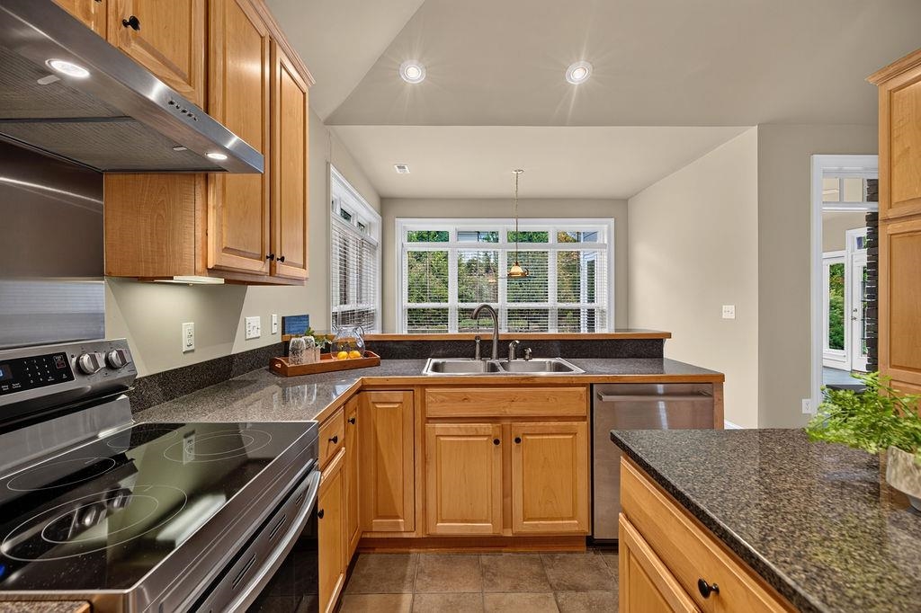 1317 STONEGATE CT
