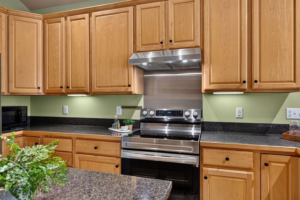 1317 STONEGATE CT