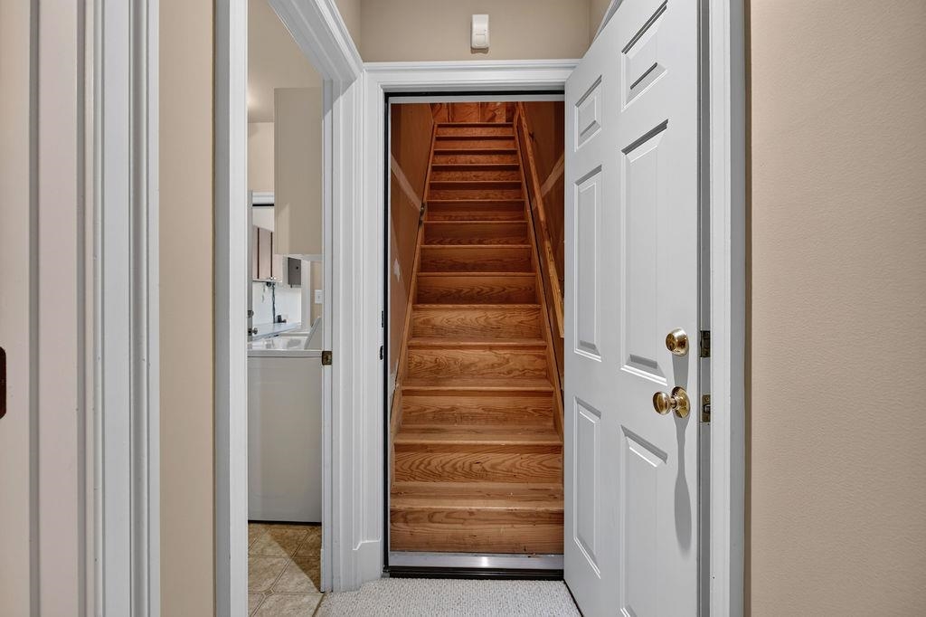 1317 STONEGATE CT