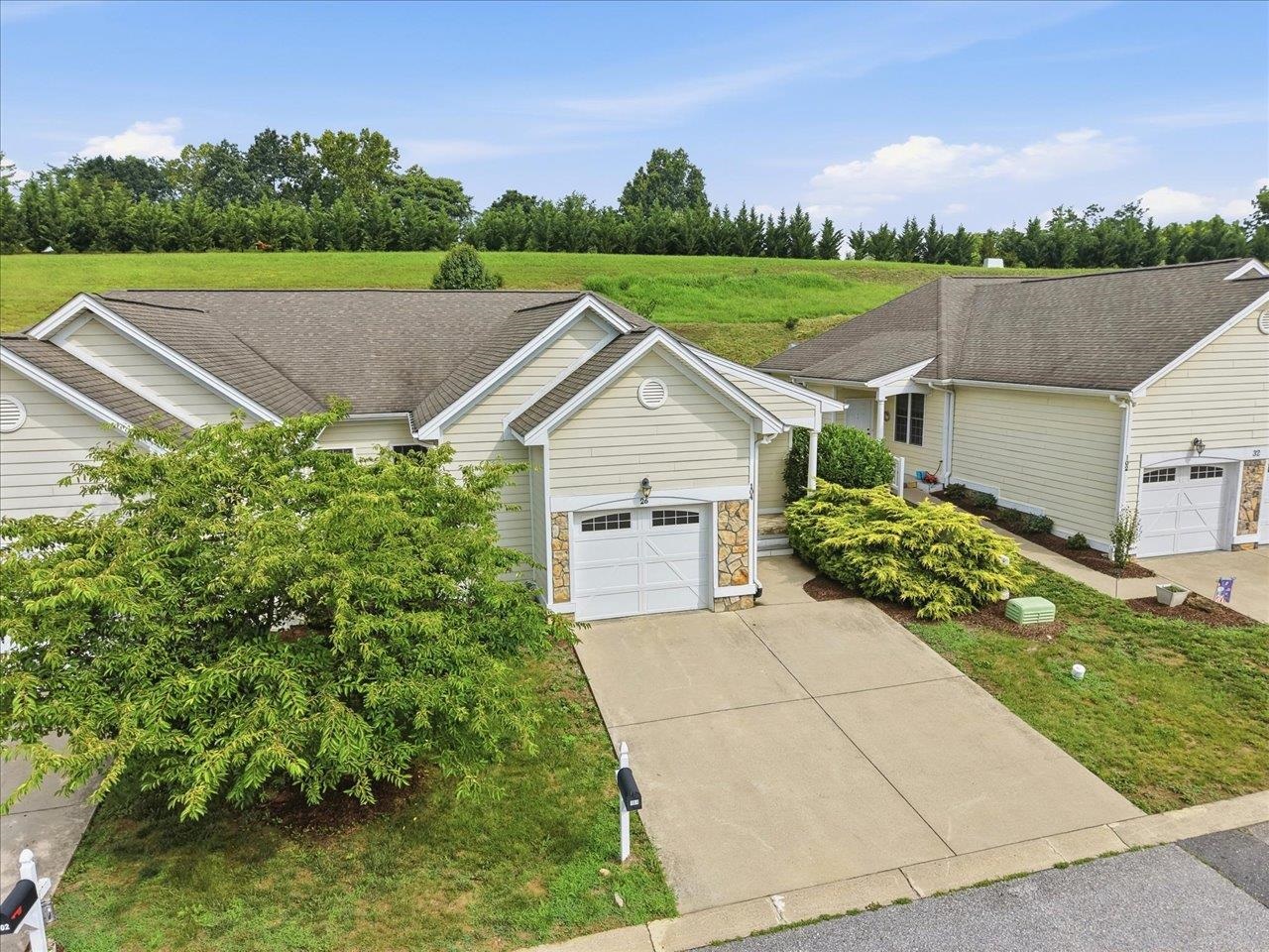 26 WINDGATE CIR Unit: 104