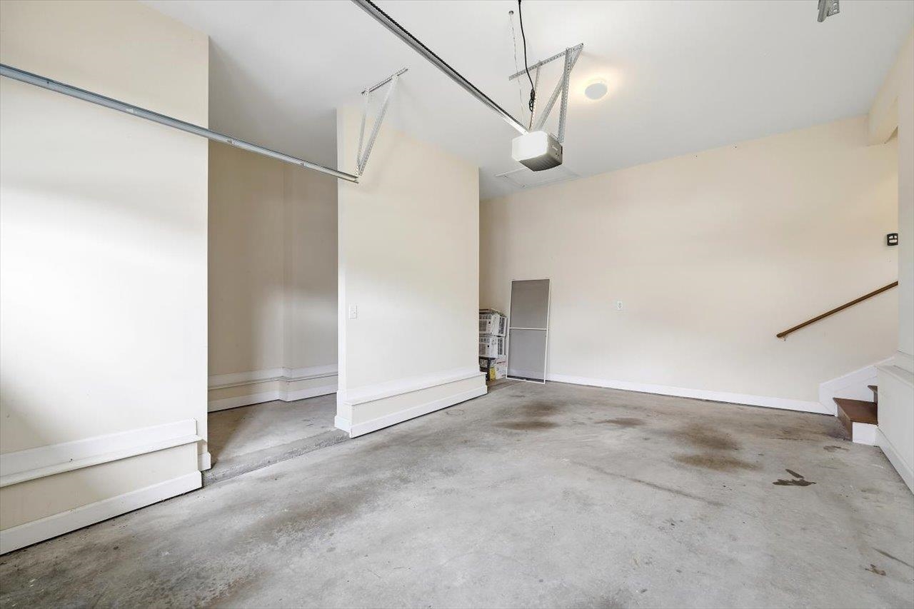 26 WINDGATE CIR Unit: 104