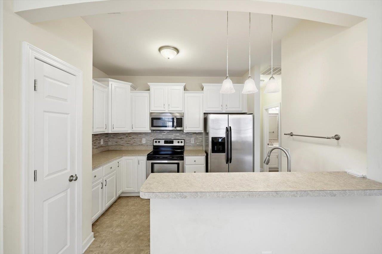 26 WINDGATE CIR Unit: 104