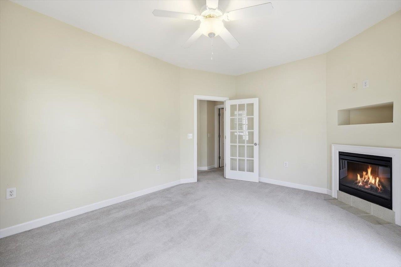 26 WINDGATE CIR Unit: 104